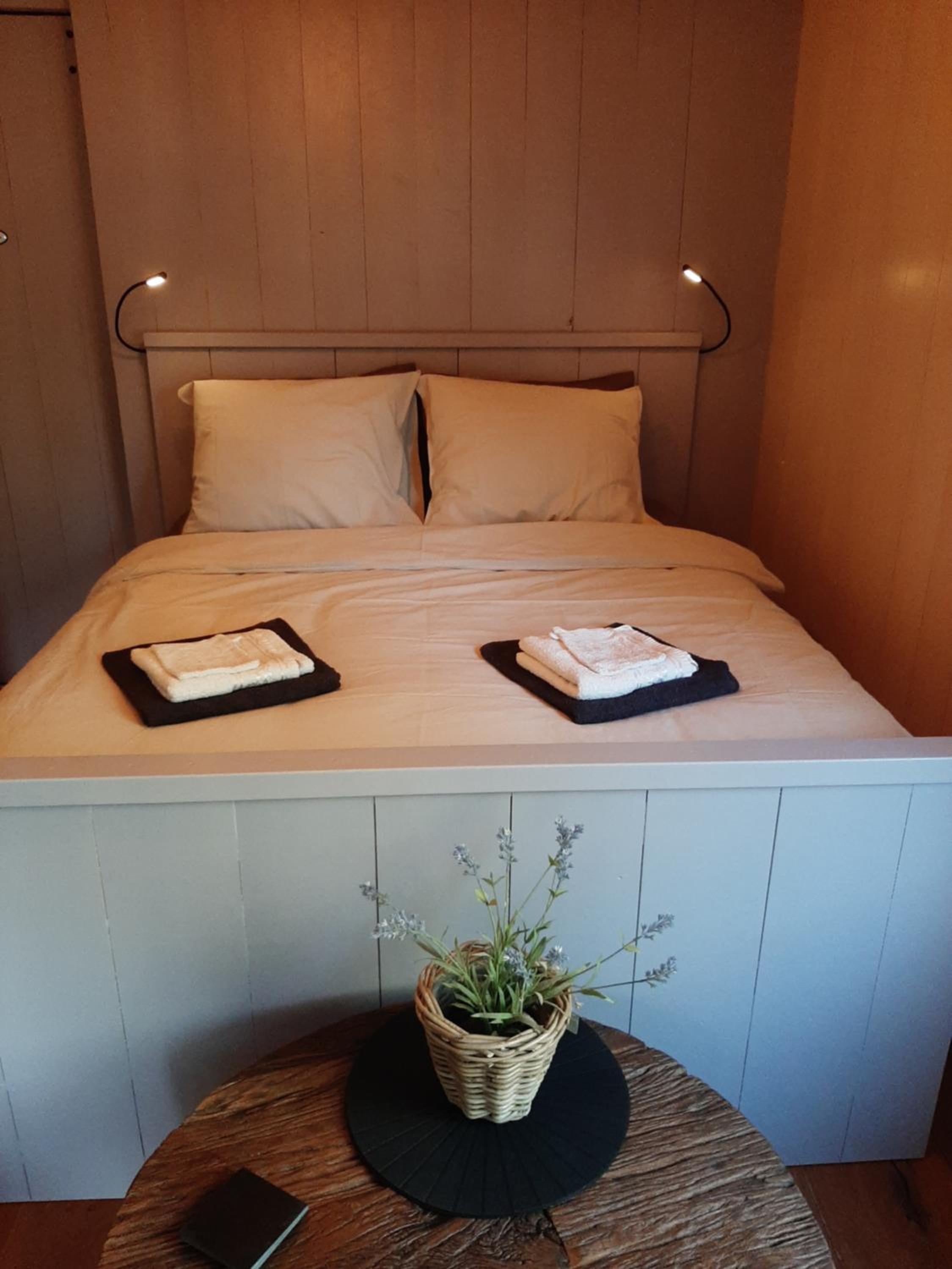 Double Room with Patio - Photo 8