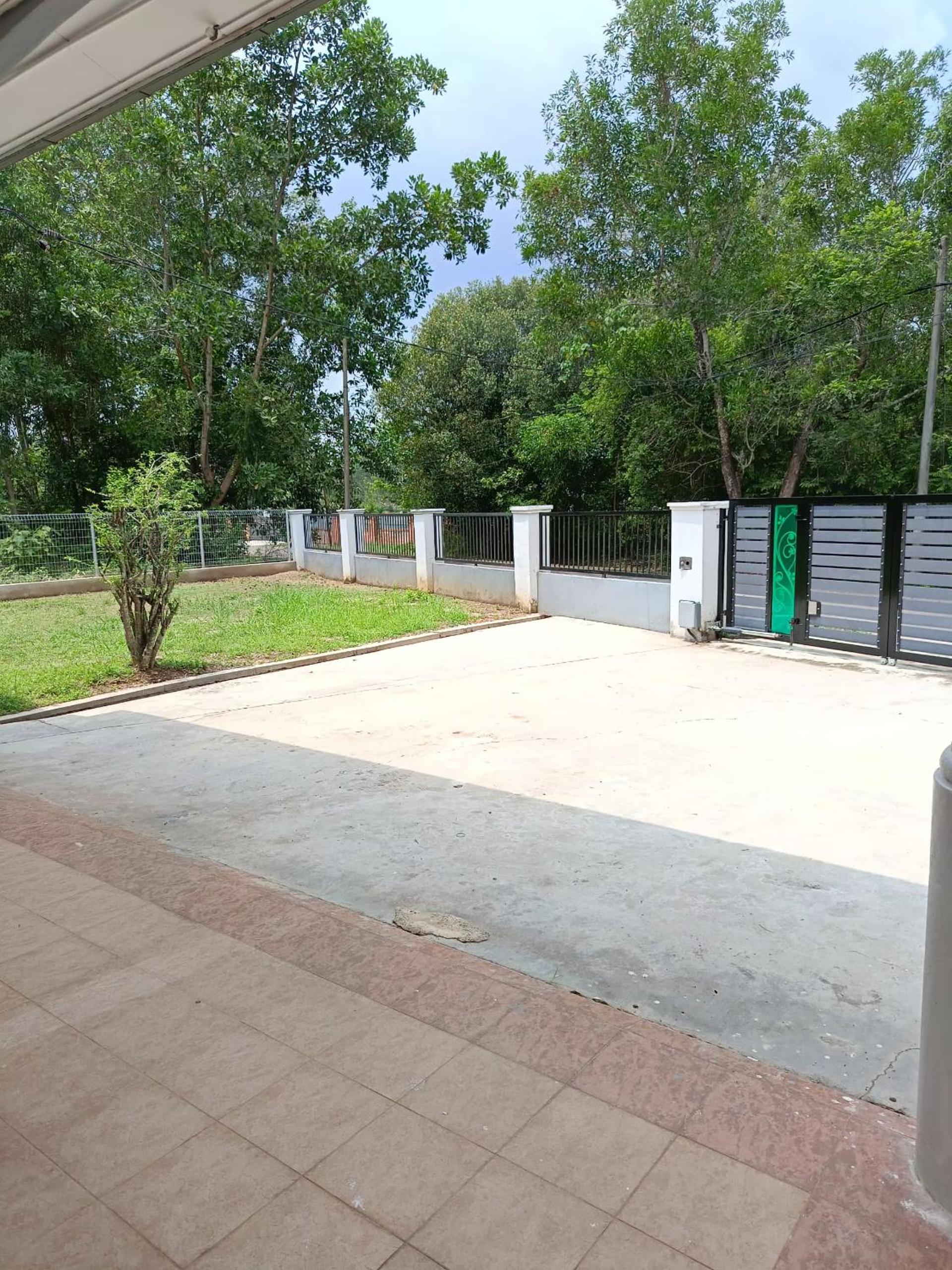 Four-Bedroom House photo 2
