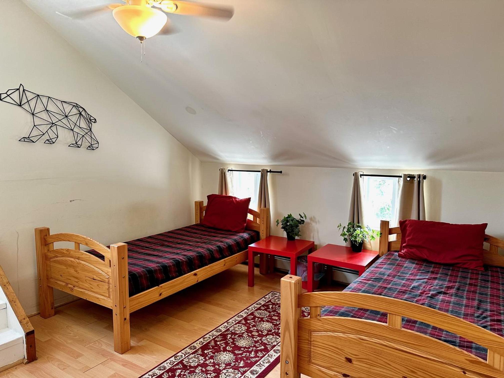 Three-Bedroom Apartment with Mountain View