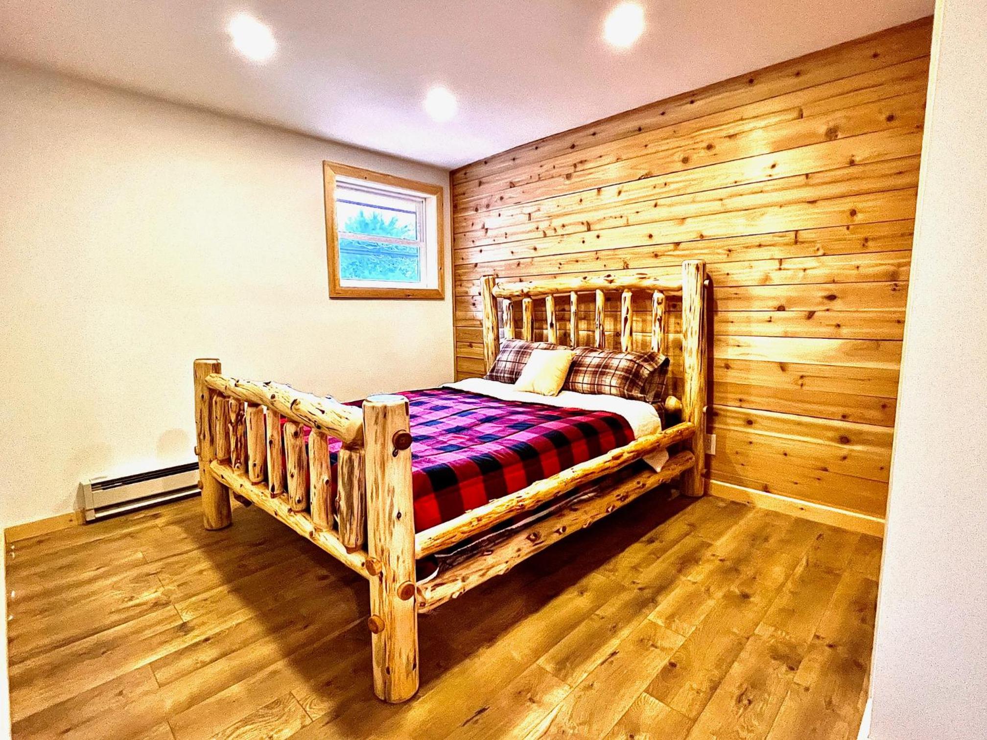 Four-Bedroom Deluxe Apartment