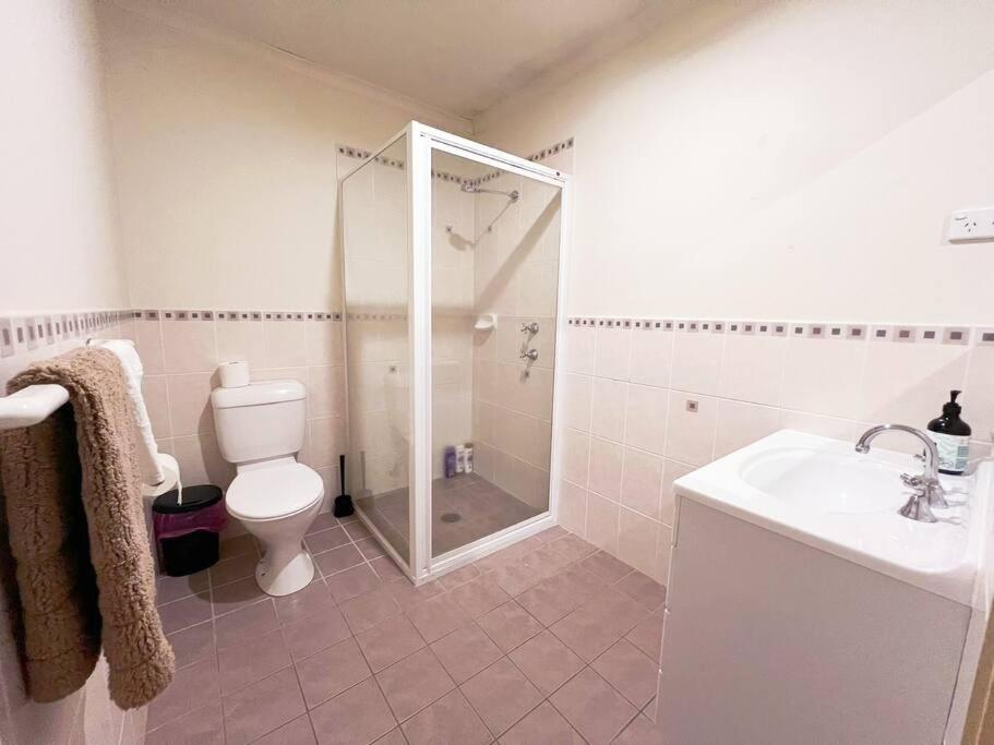 Four-Bedroom House photo 3