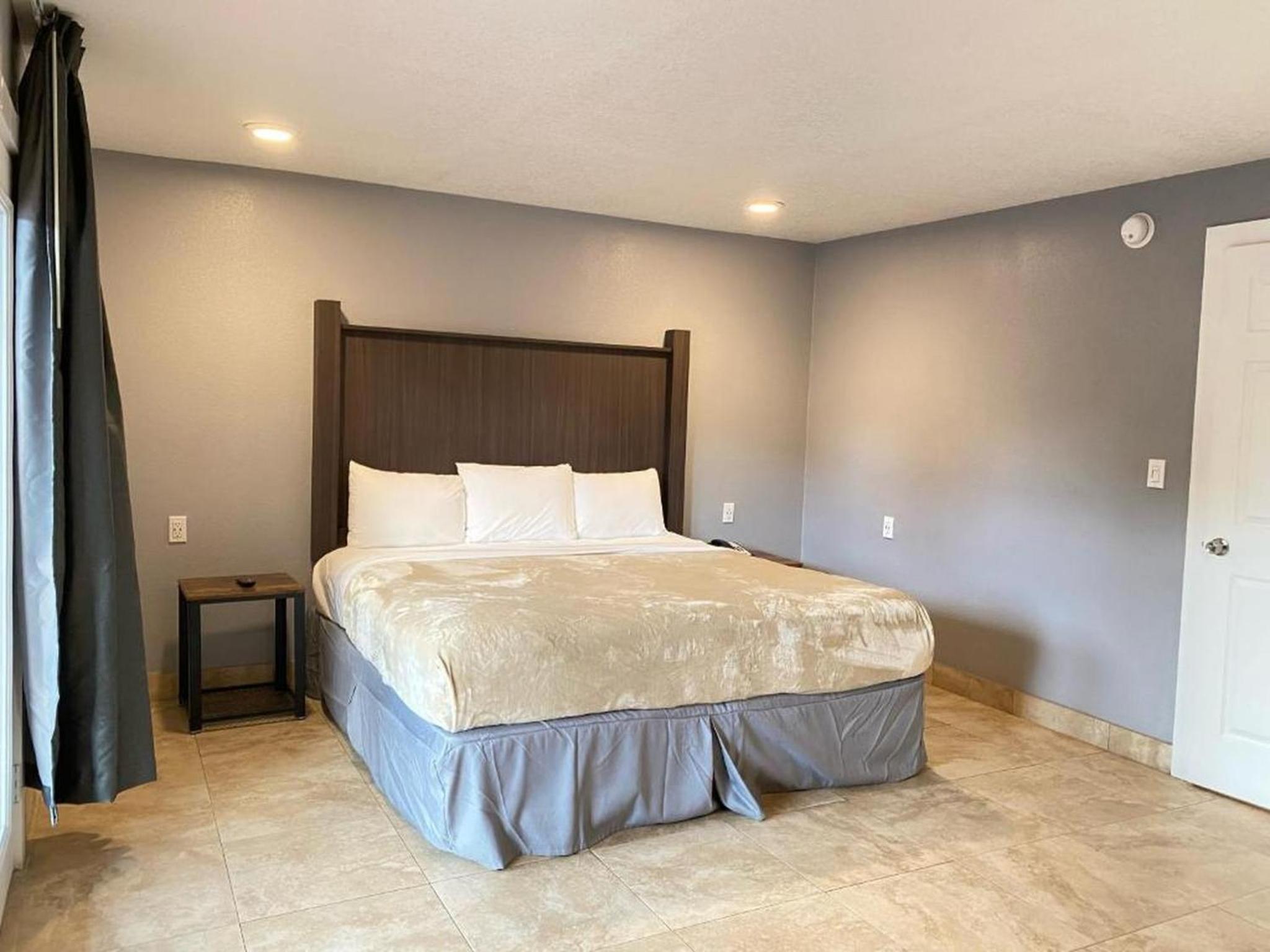 One-Bedroom Villa with King Bed photo 2