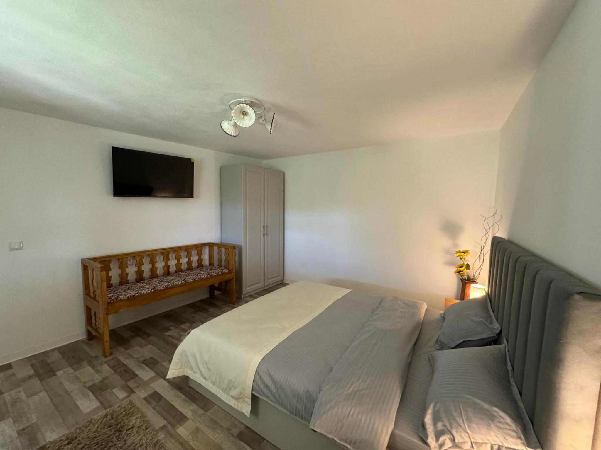 One-Bedroom House photo 1