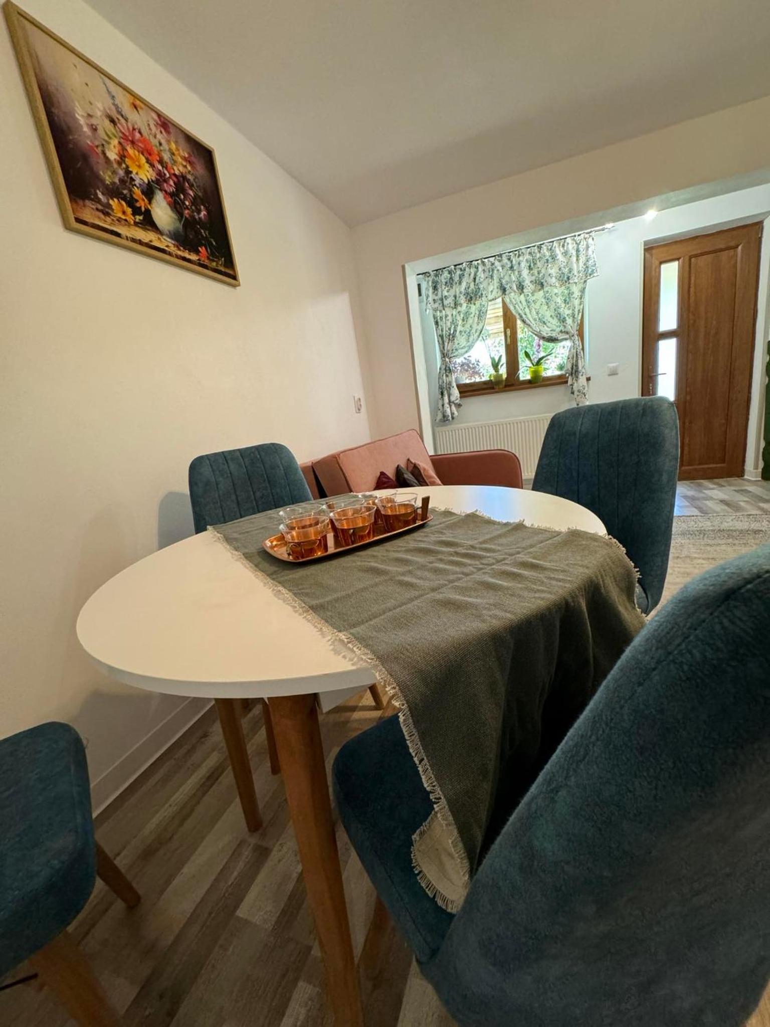 One-Bedroom House photo 2