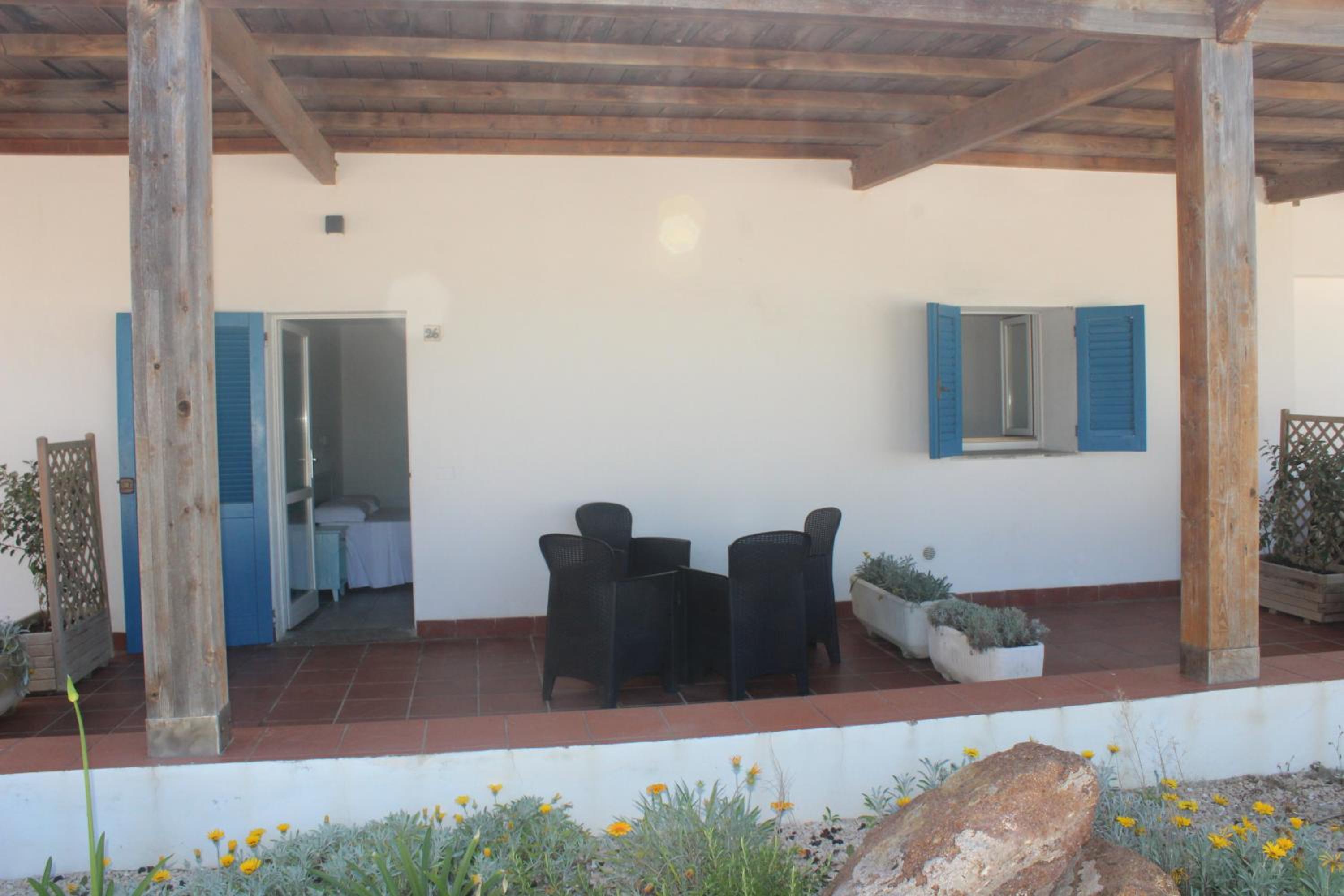 Quadruple Room with Sea View - Photo 5