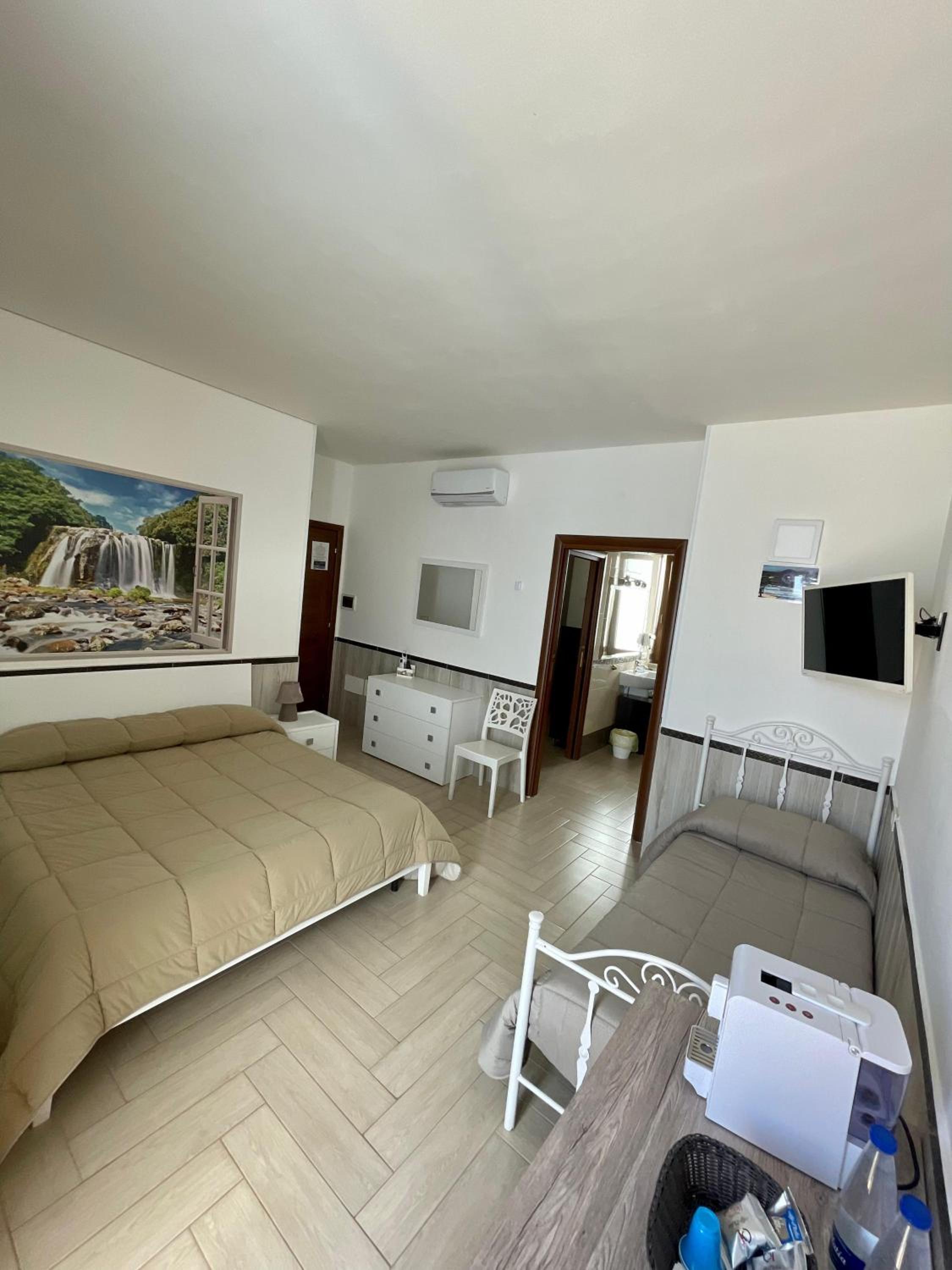 Deluxe Family Room photo 3