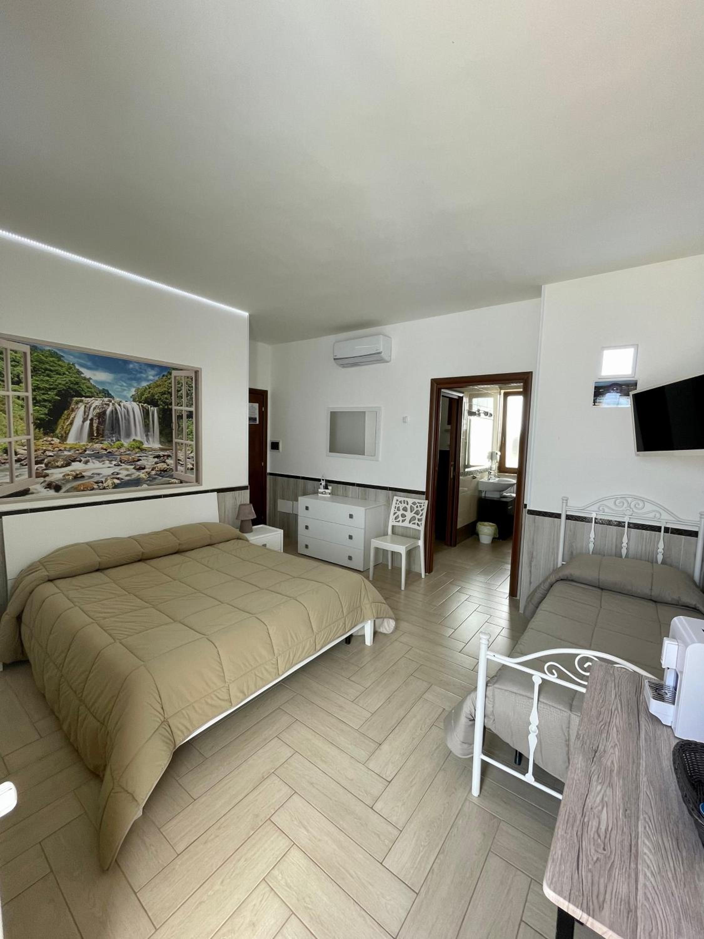 Deluxe Family Room