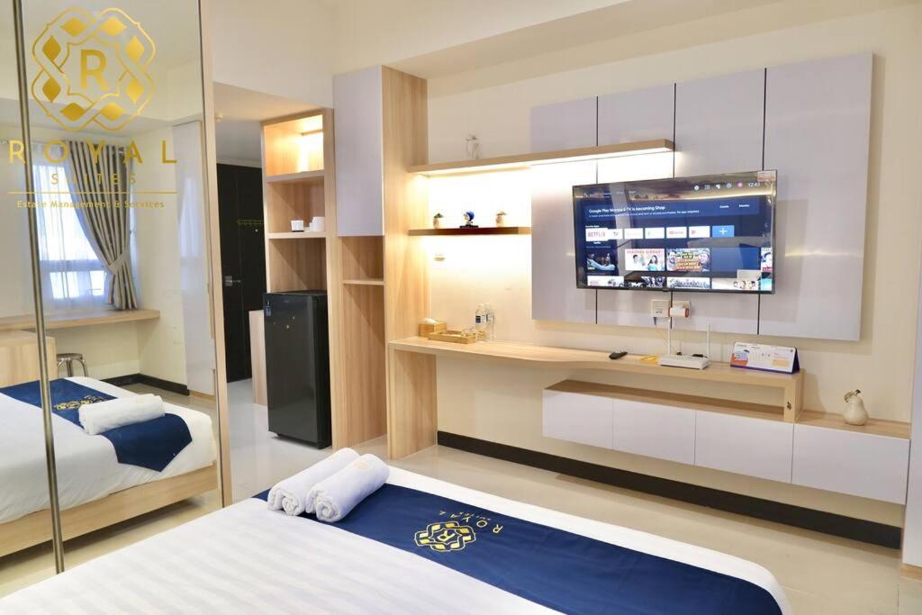 Studio Apartment with Balcony photo 3
