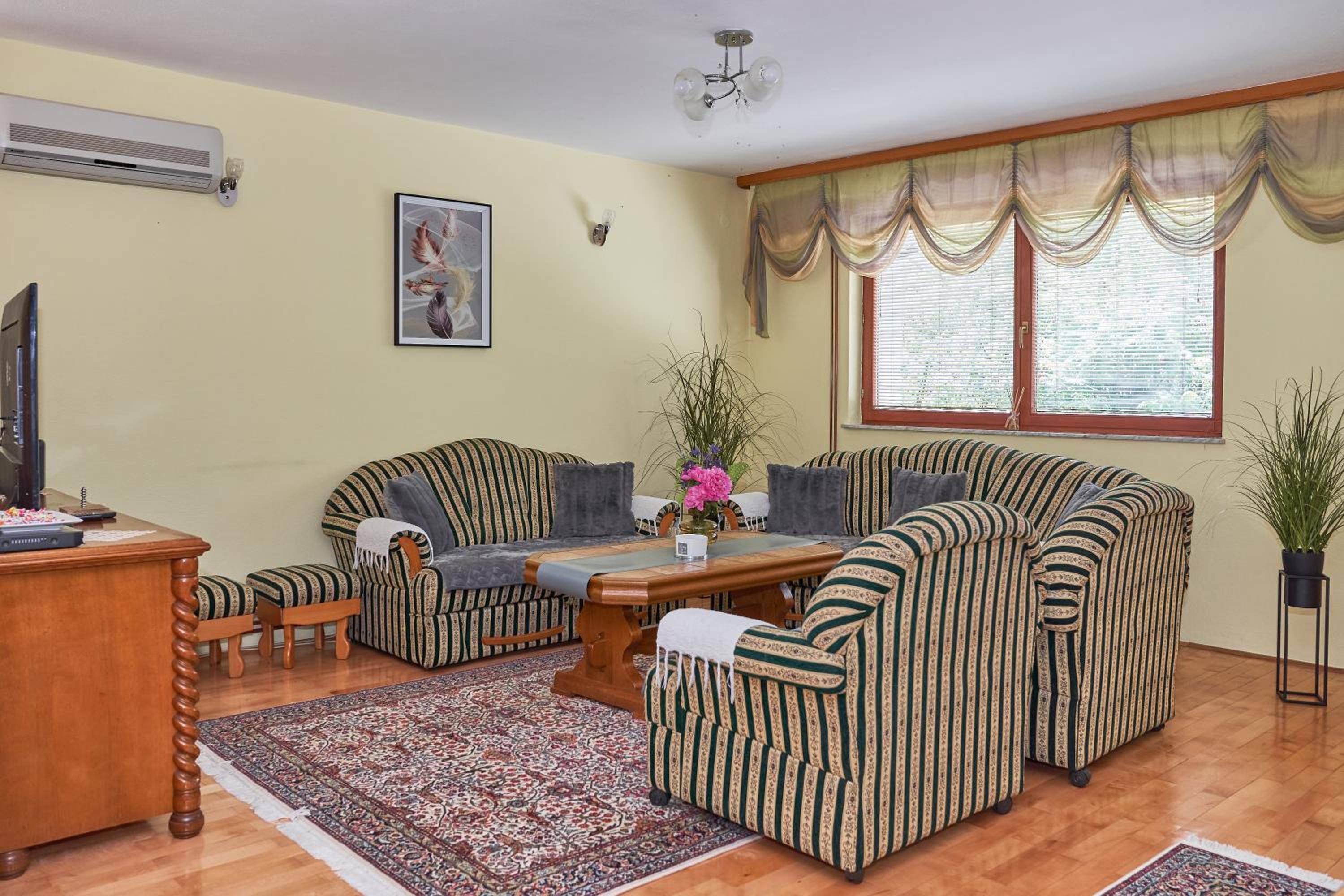 Four-Bedroom House photo 1