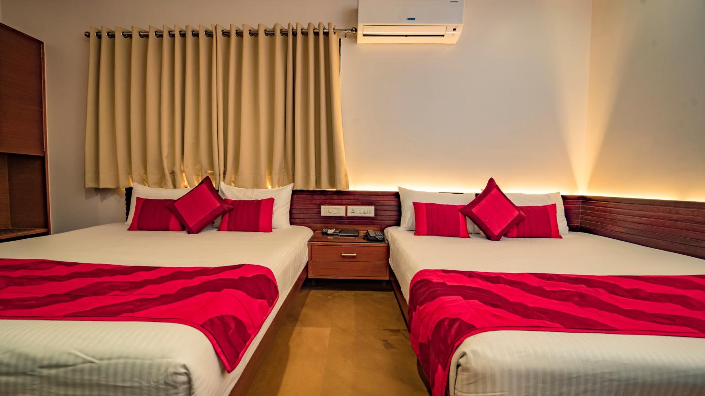 Deluxe Family Room (Sanitized): 10% off on Room Upgrade, Subject to availability 20% off on Meal Upgrade, 10% off on Two-way Airport Transfer, 10% Off on Early Check-in upto 2 hours {Subject to Availability}, Free Linen Change photo 3