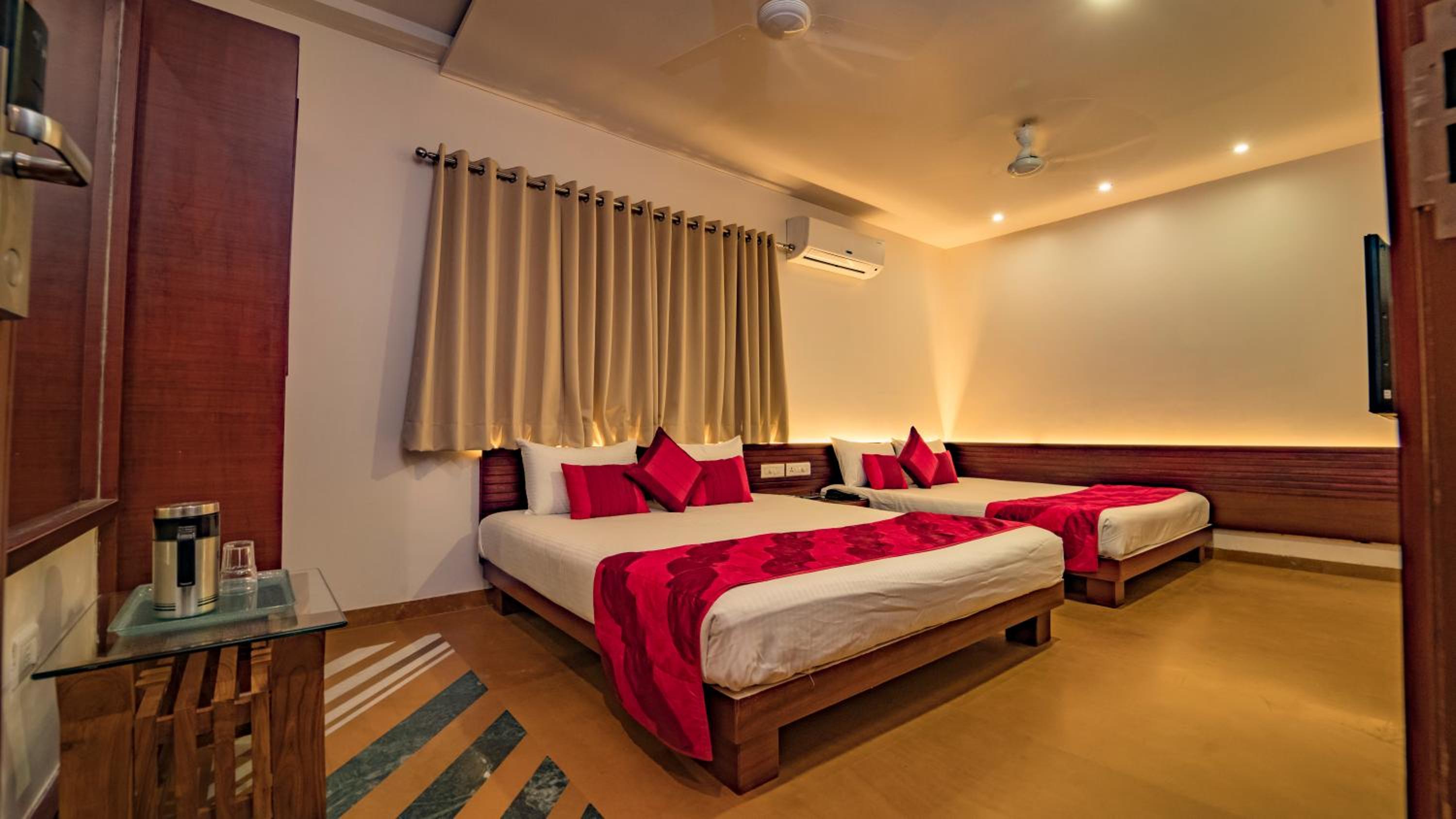 Deluxe Family Room (Sanitized): 10% off on Room Upgrade, Subject to availability 20% off on Meal Upgrade, 10% off on Two-way Airport Transfer, 10% Off on Early Check-in upto 2 hours {Subject to Availability}, Free Linen Change photo 2
