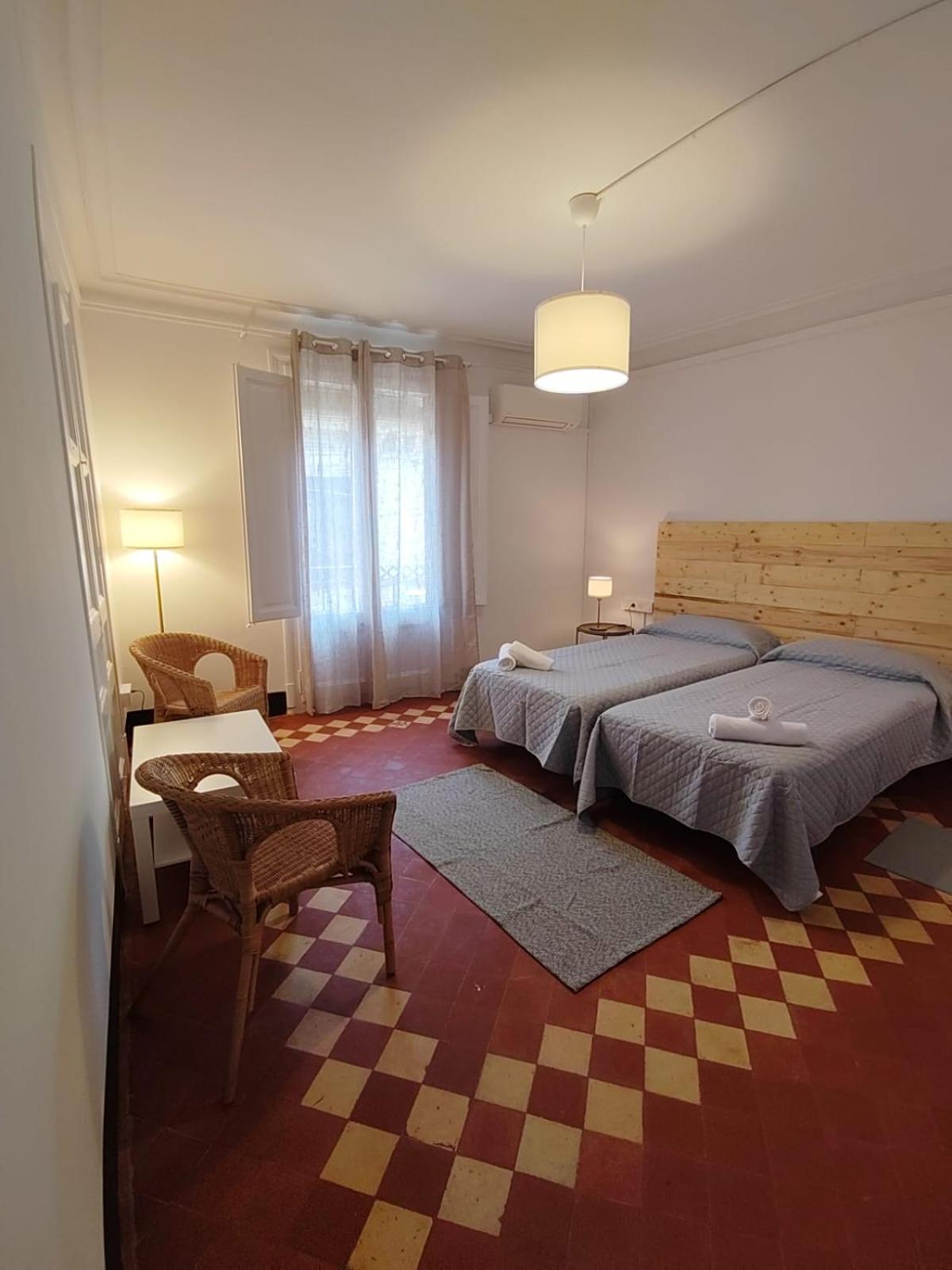 Budget Twin Room photo 2