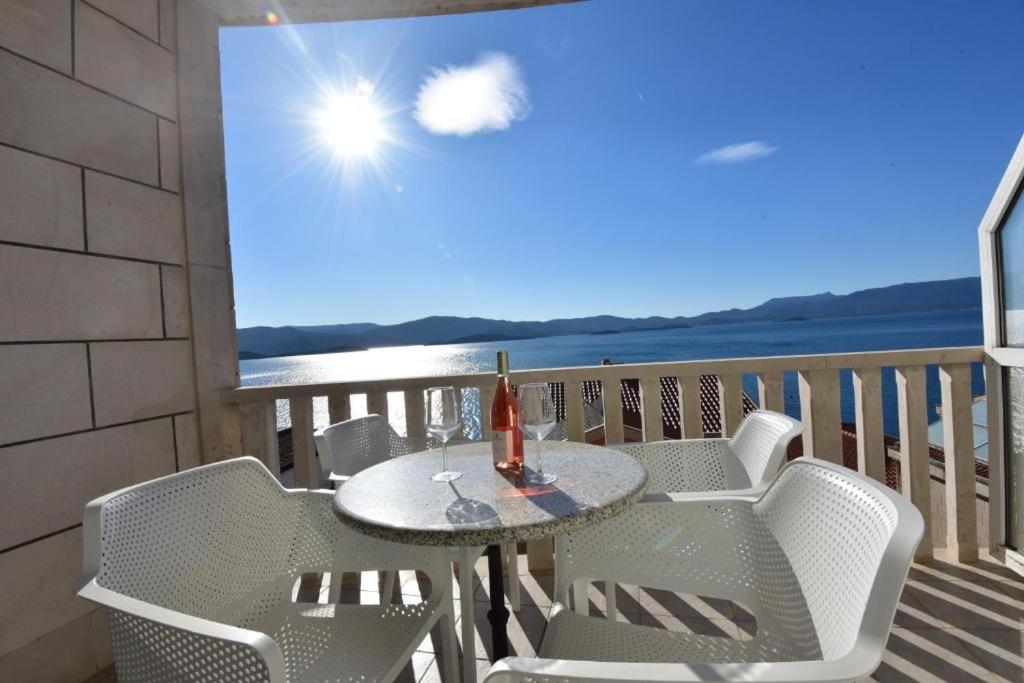Two-Bedroom Apartment with Sea View - Photo 14