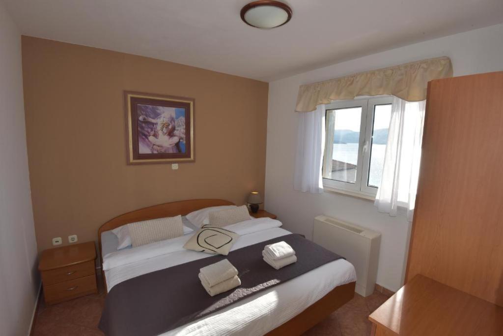 Two-Bedroom Apartment with Sea View - Photo 1