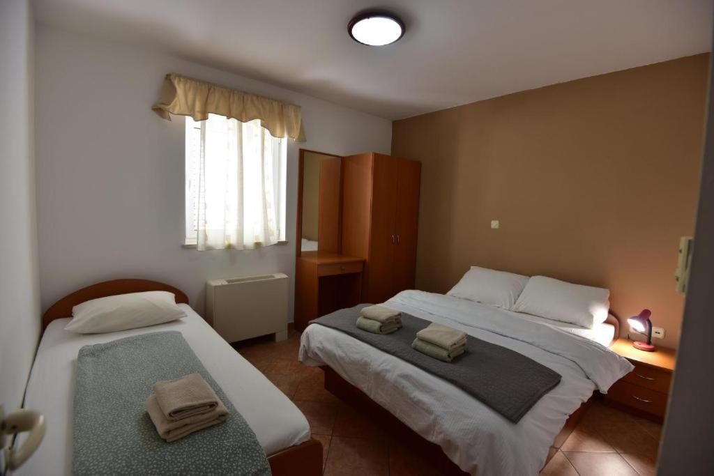 Two-Bedroom Apartment with Sea View - Photo 10