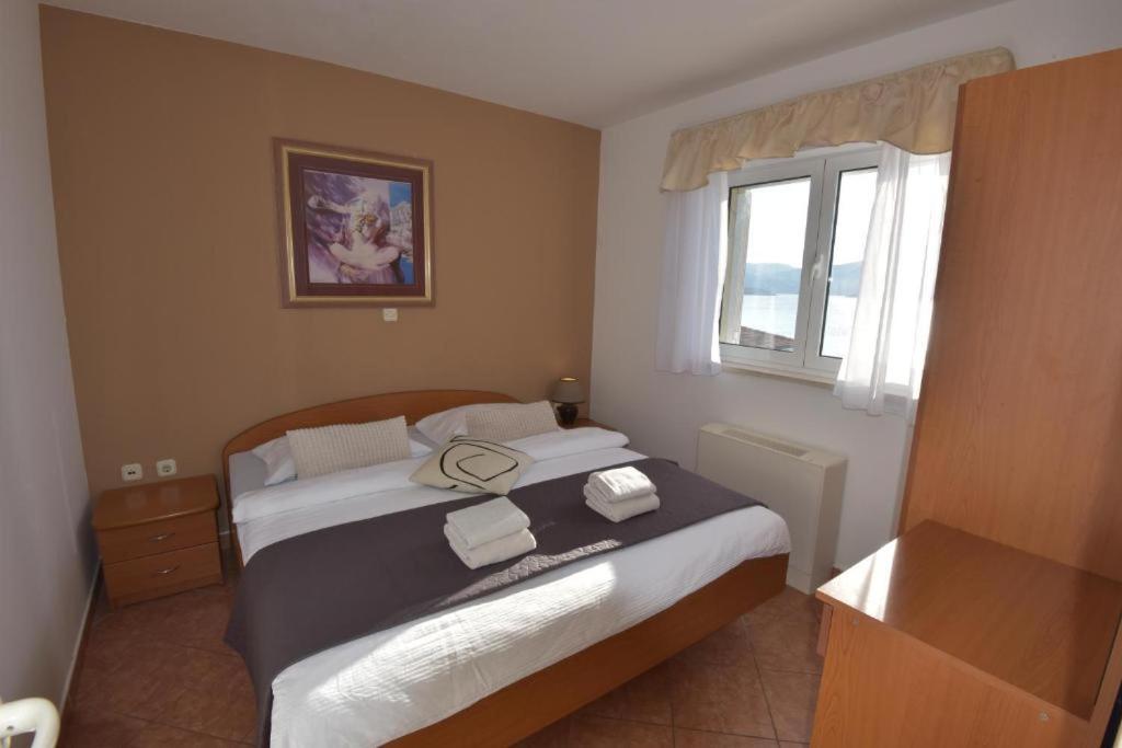 Two-Bedroom Apartment with Sea View - Photo 6