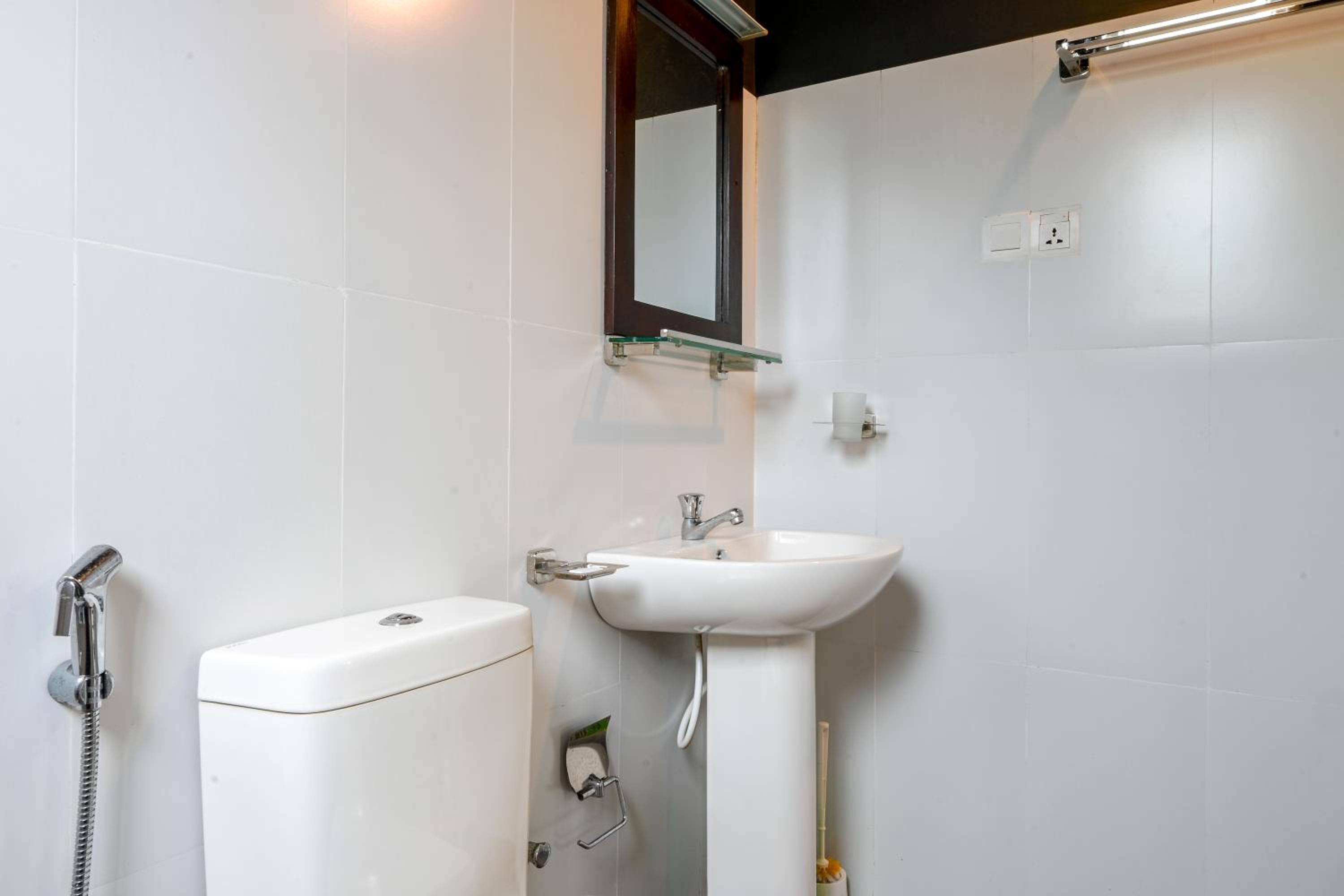 Double Room with Balcony (2 Adults + 1 Child) photo 3