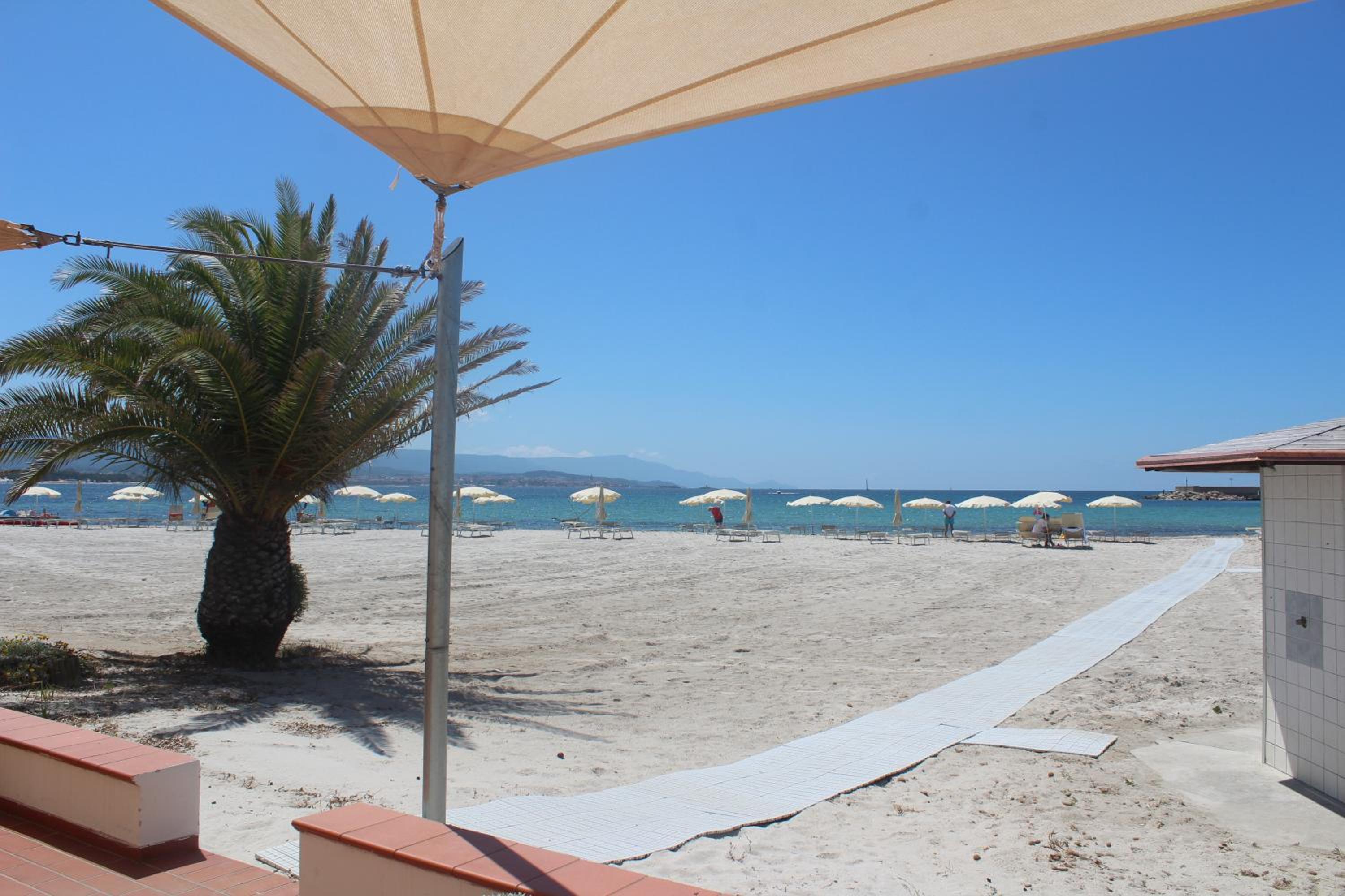 Double or Twin Room with Sea View - Photo 2
