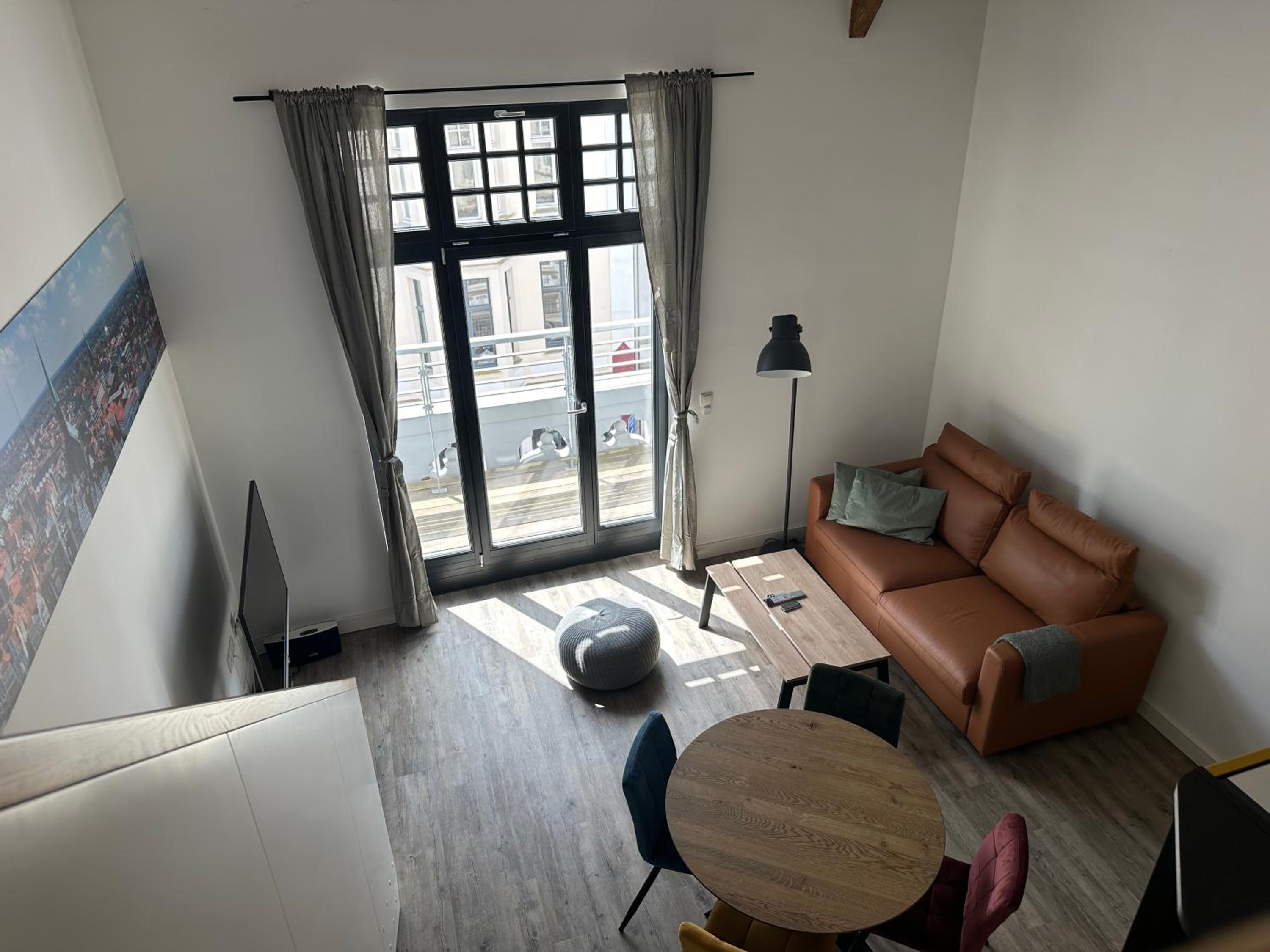 One-Bedroom Apartment photo 1