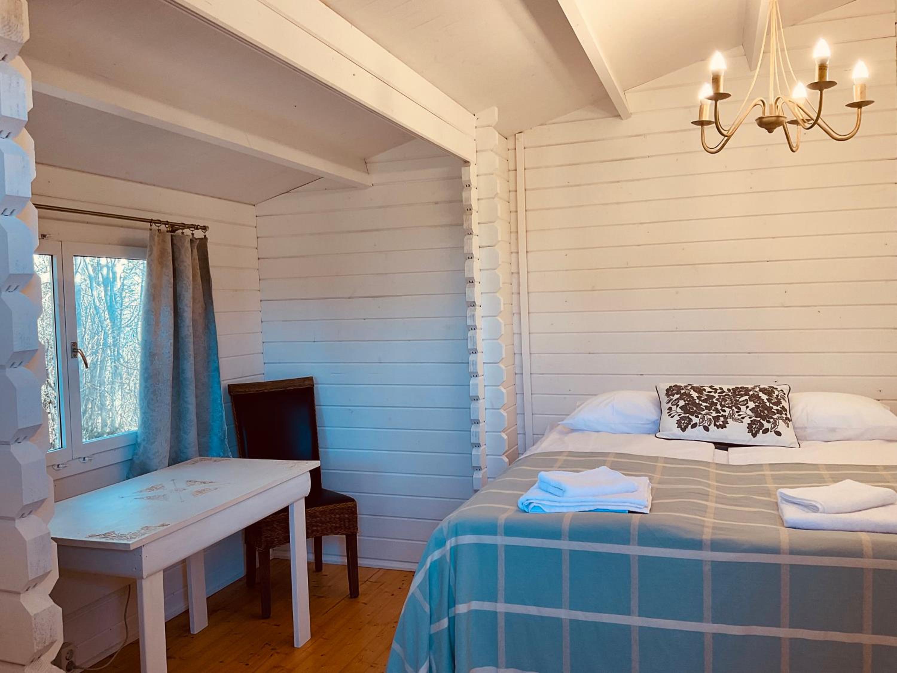 Two-Bedroom Bungalow with Shared Bathroom