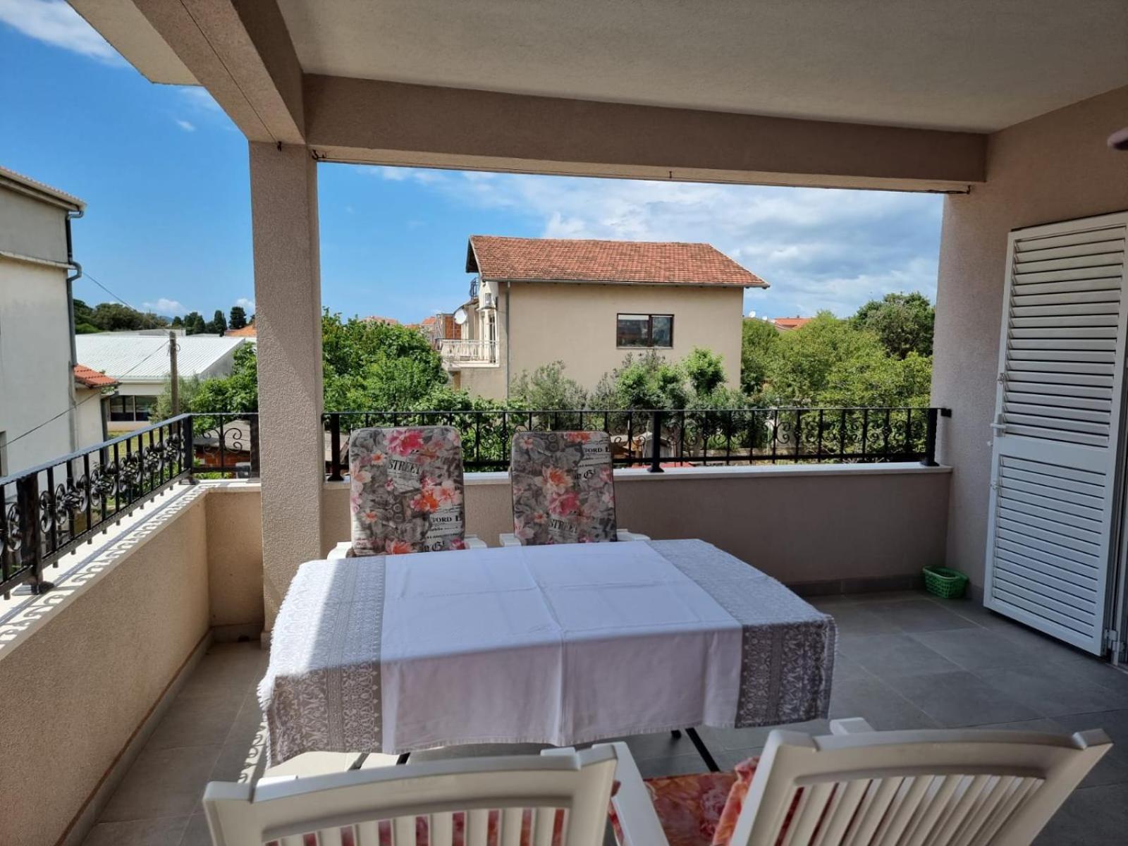 Apartment with Balcony photo 2