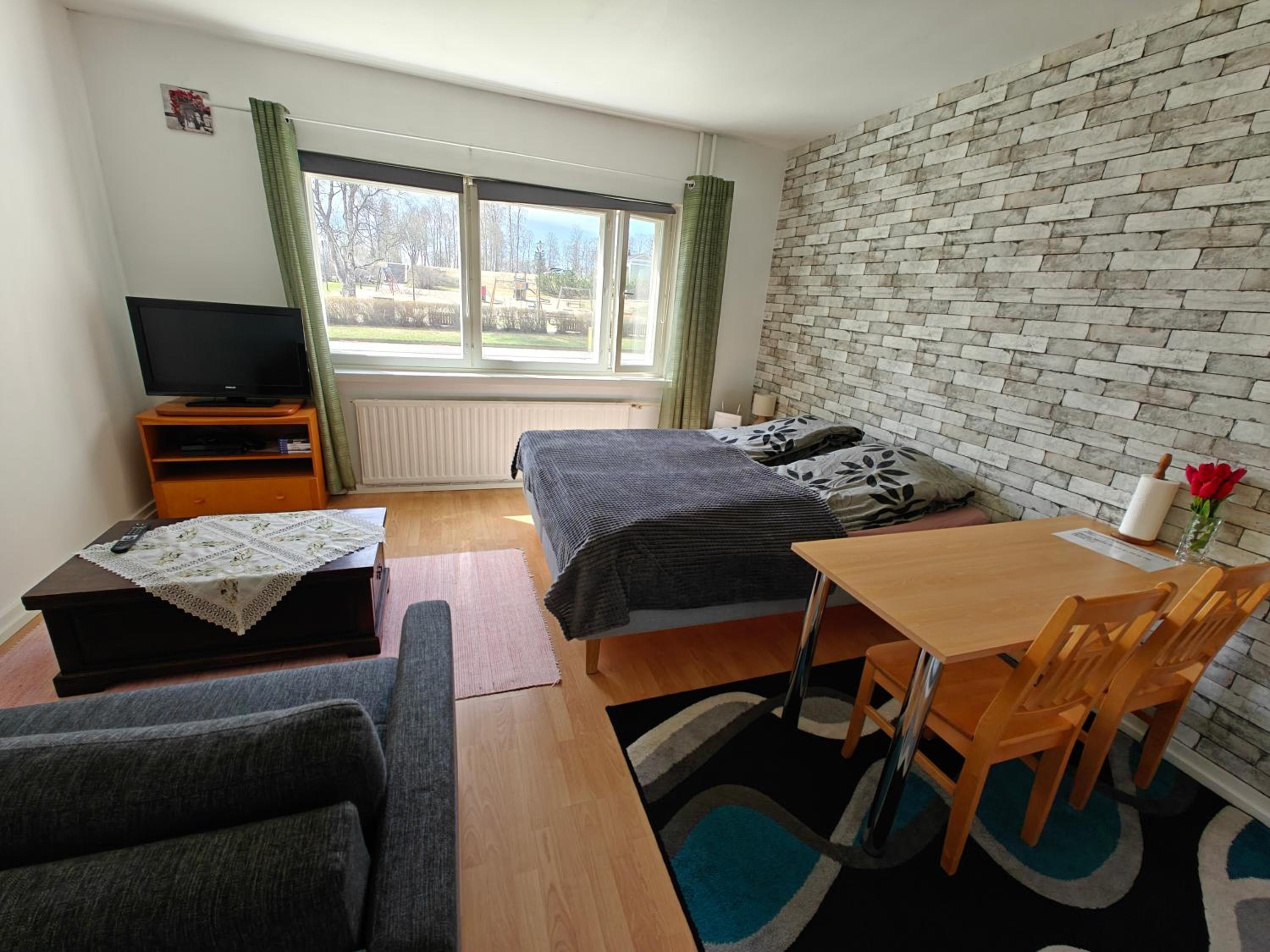 One-Bedroom Apartment photo 1