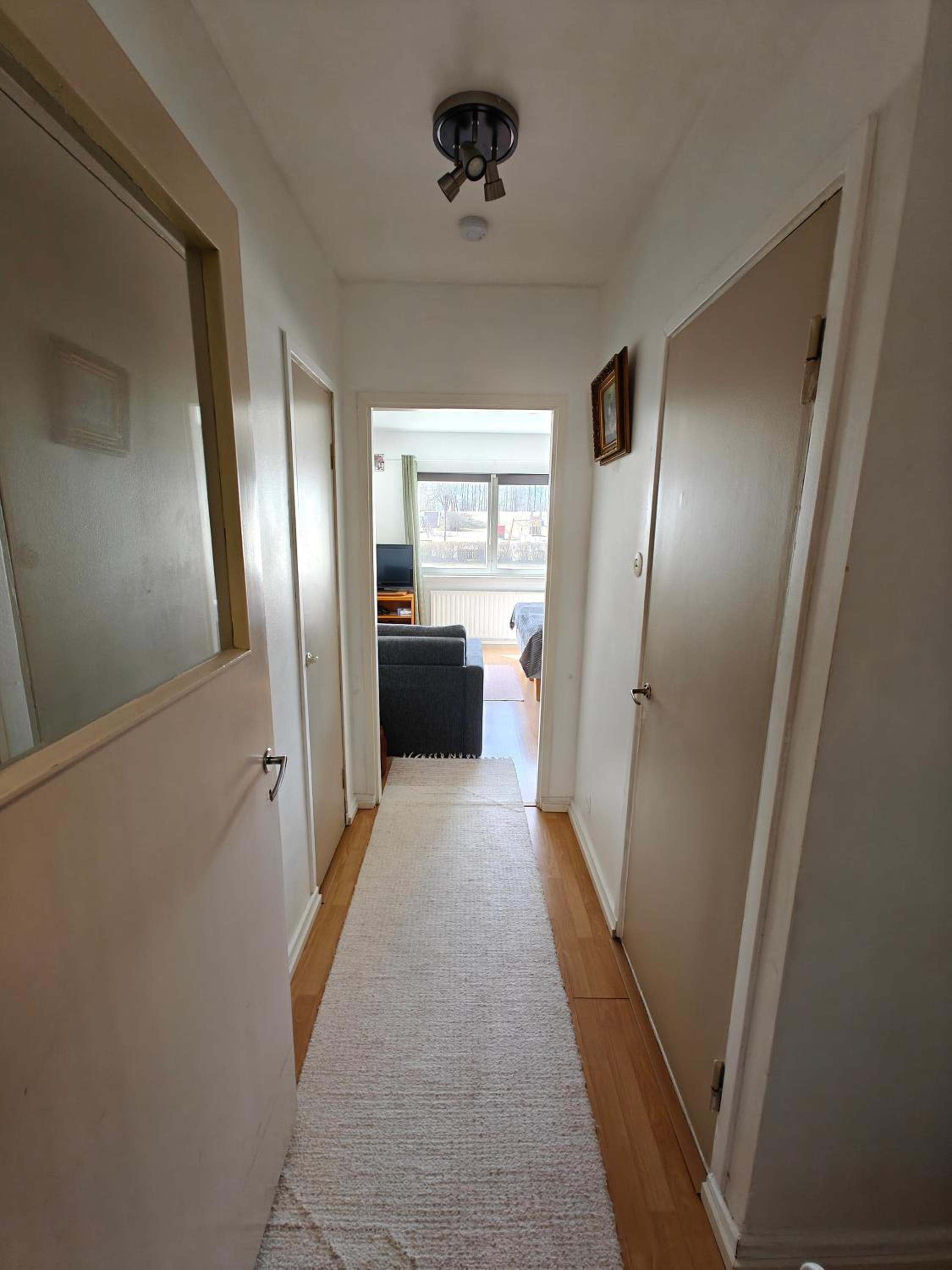 One-Bedroom Apartment photo 3