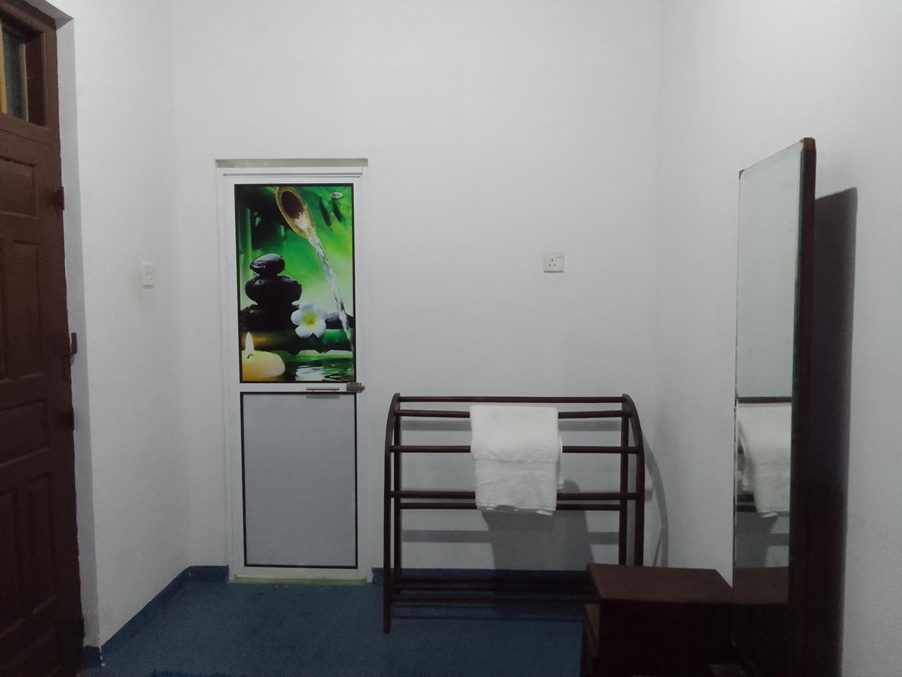 Budget Single Room photo 2