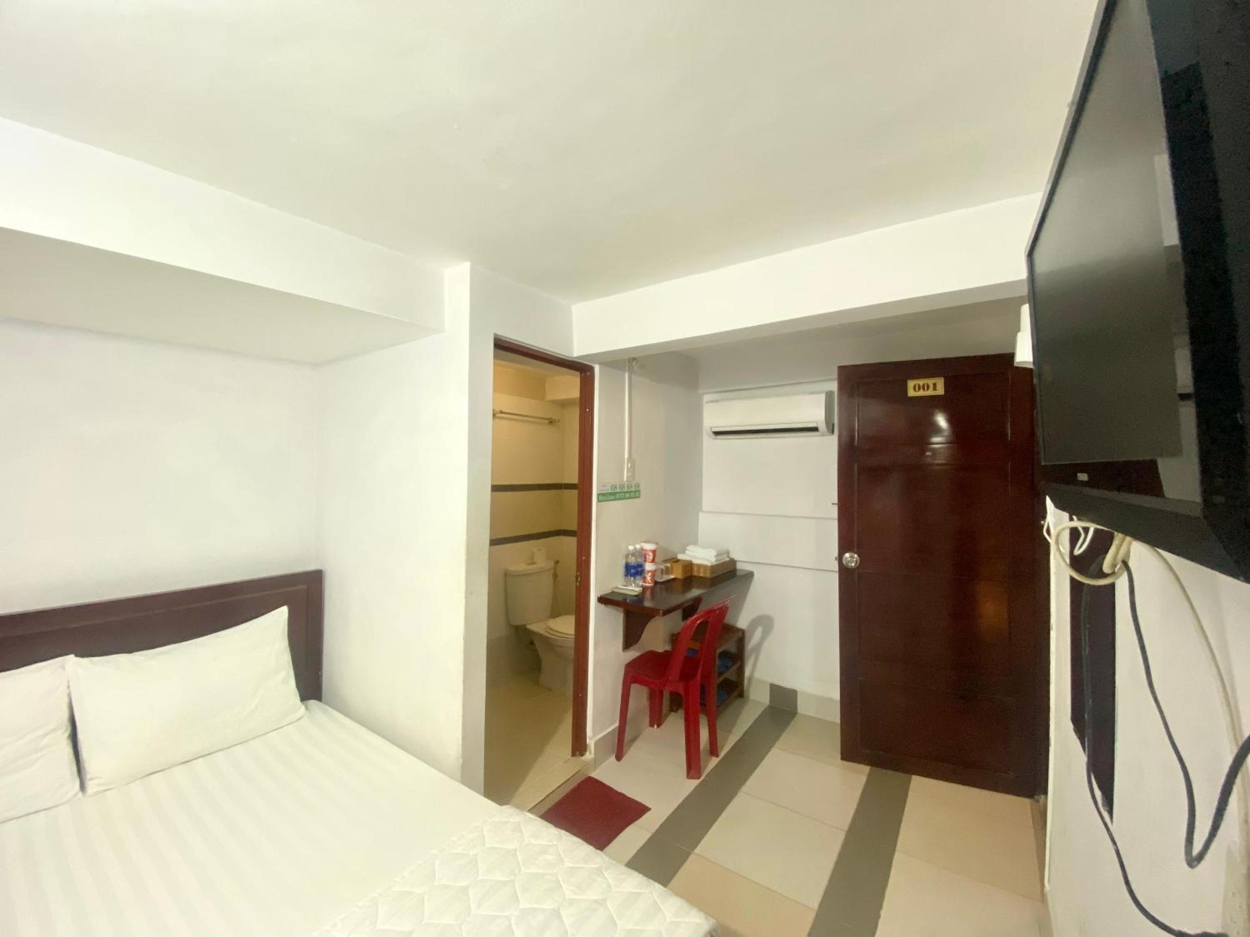 Double Room - Photo 5