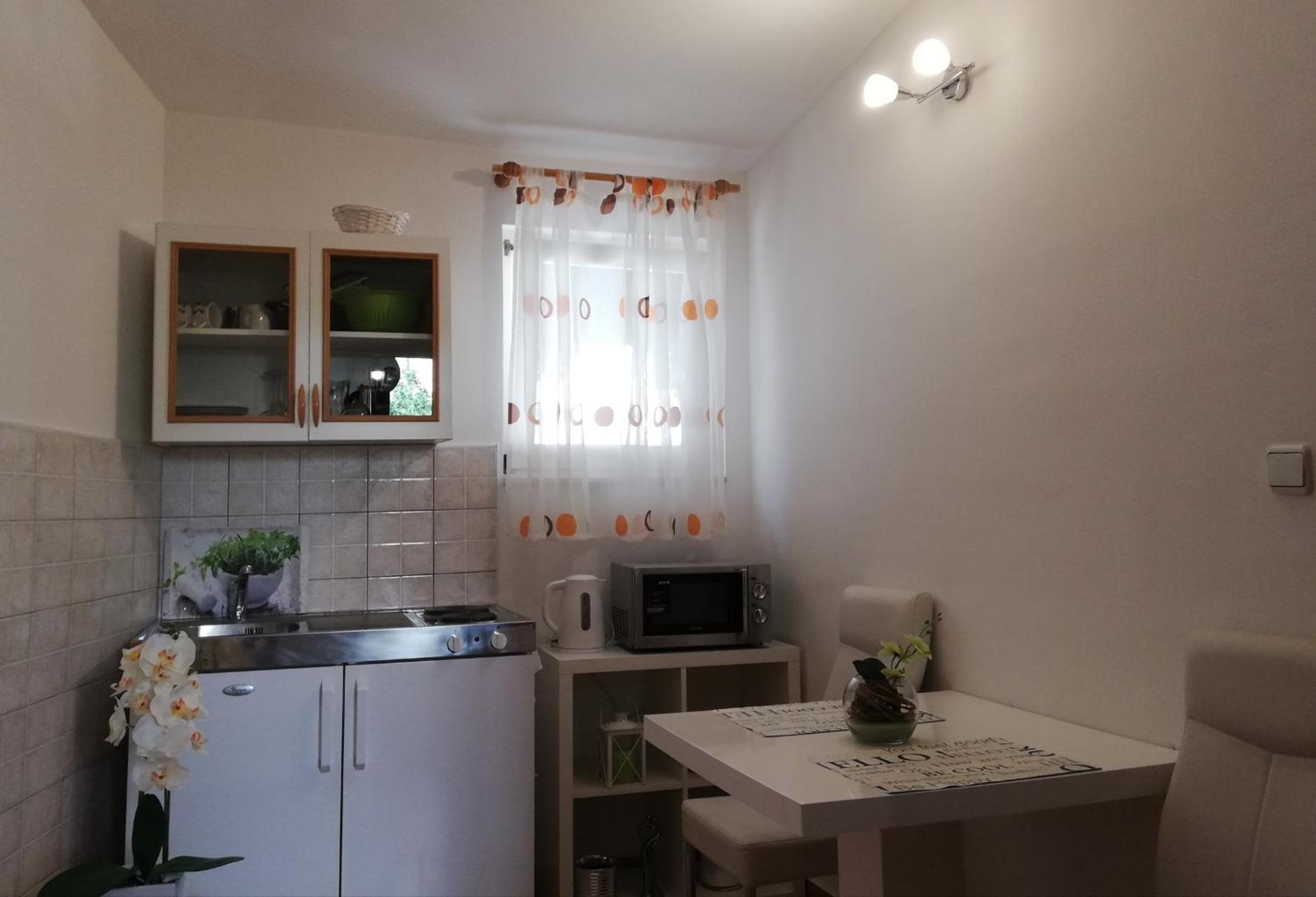Studio Apartment - Photo 44