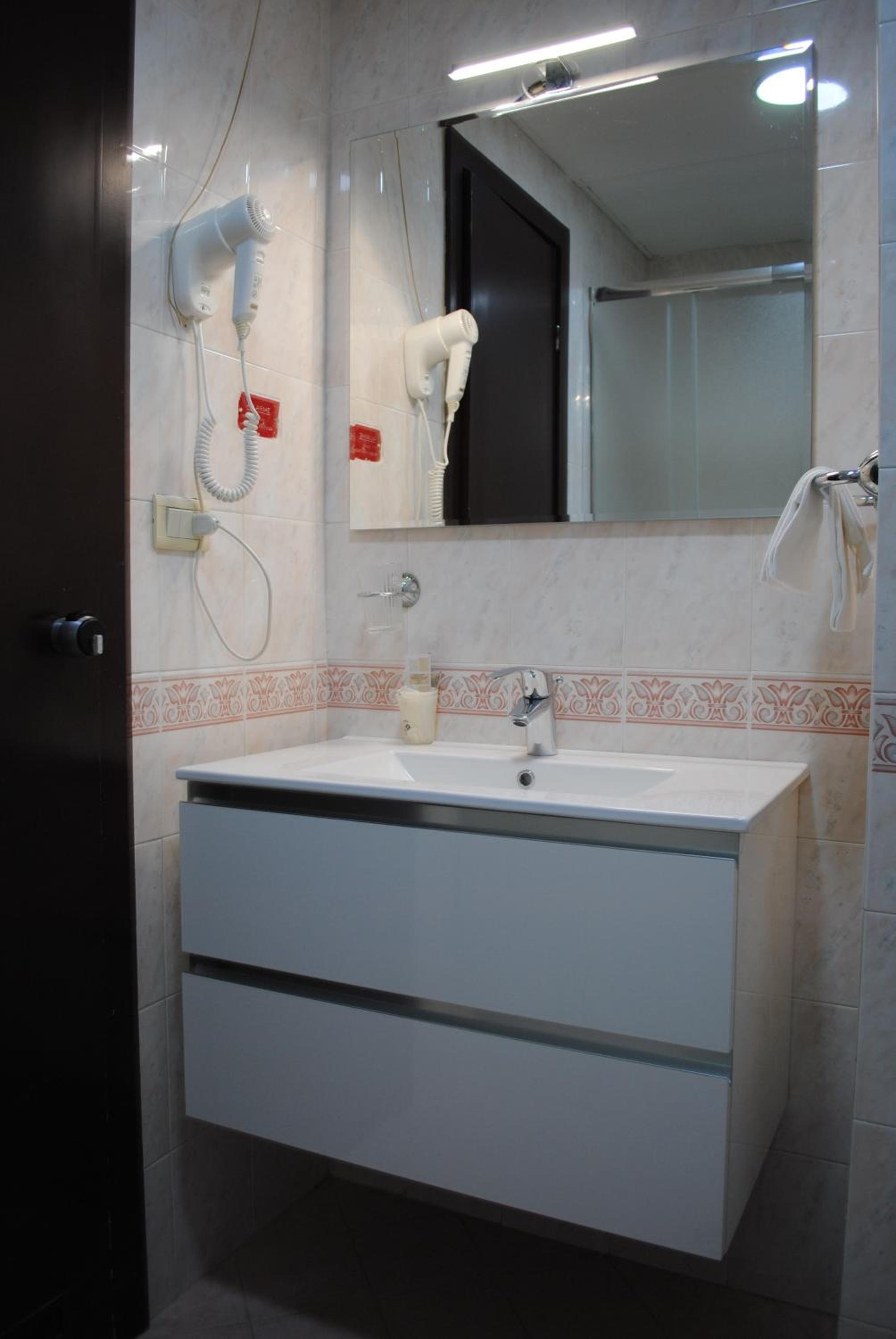 Double Room - Photo 2