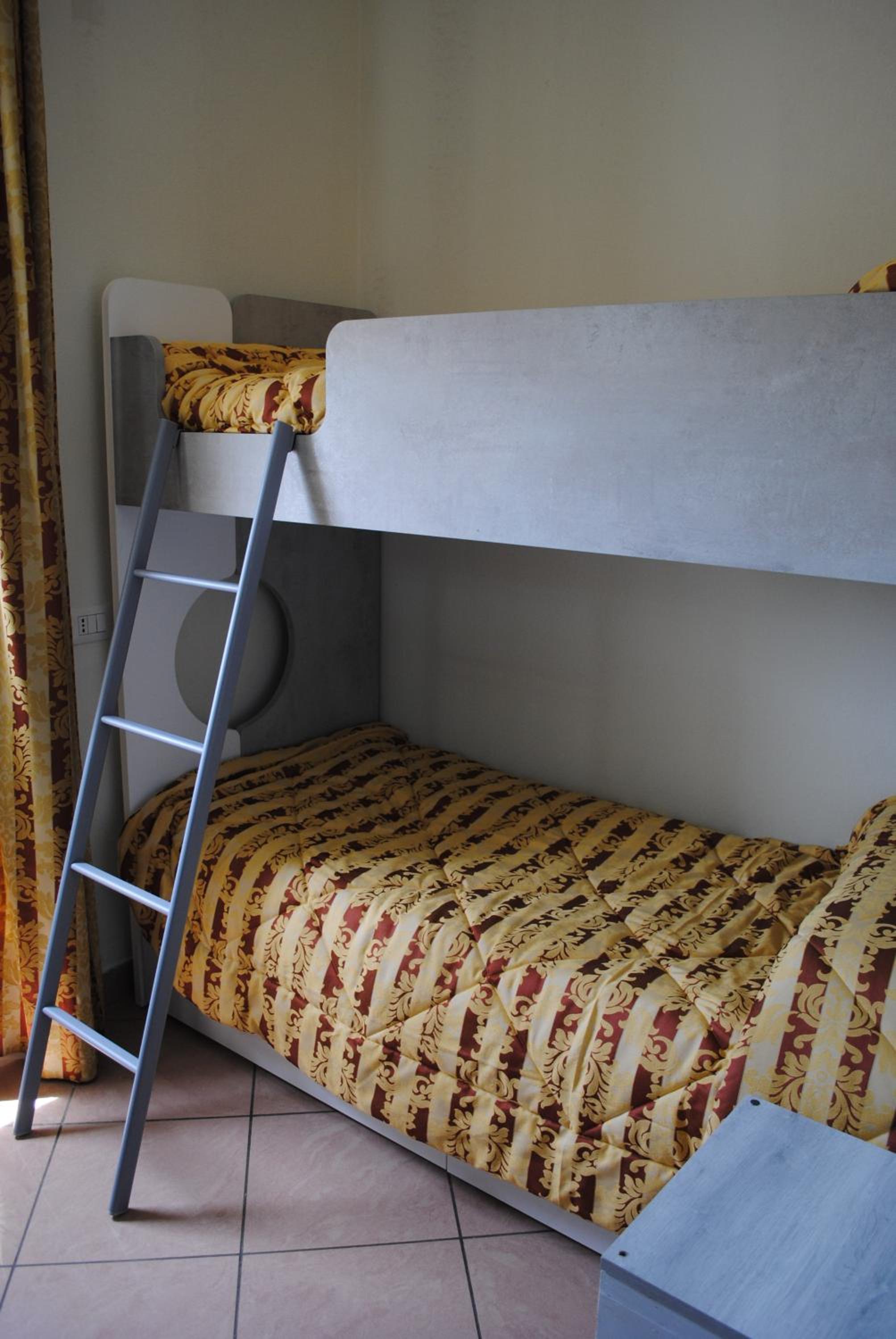 Quadruple Room - Photo 14