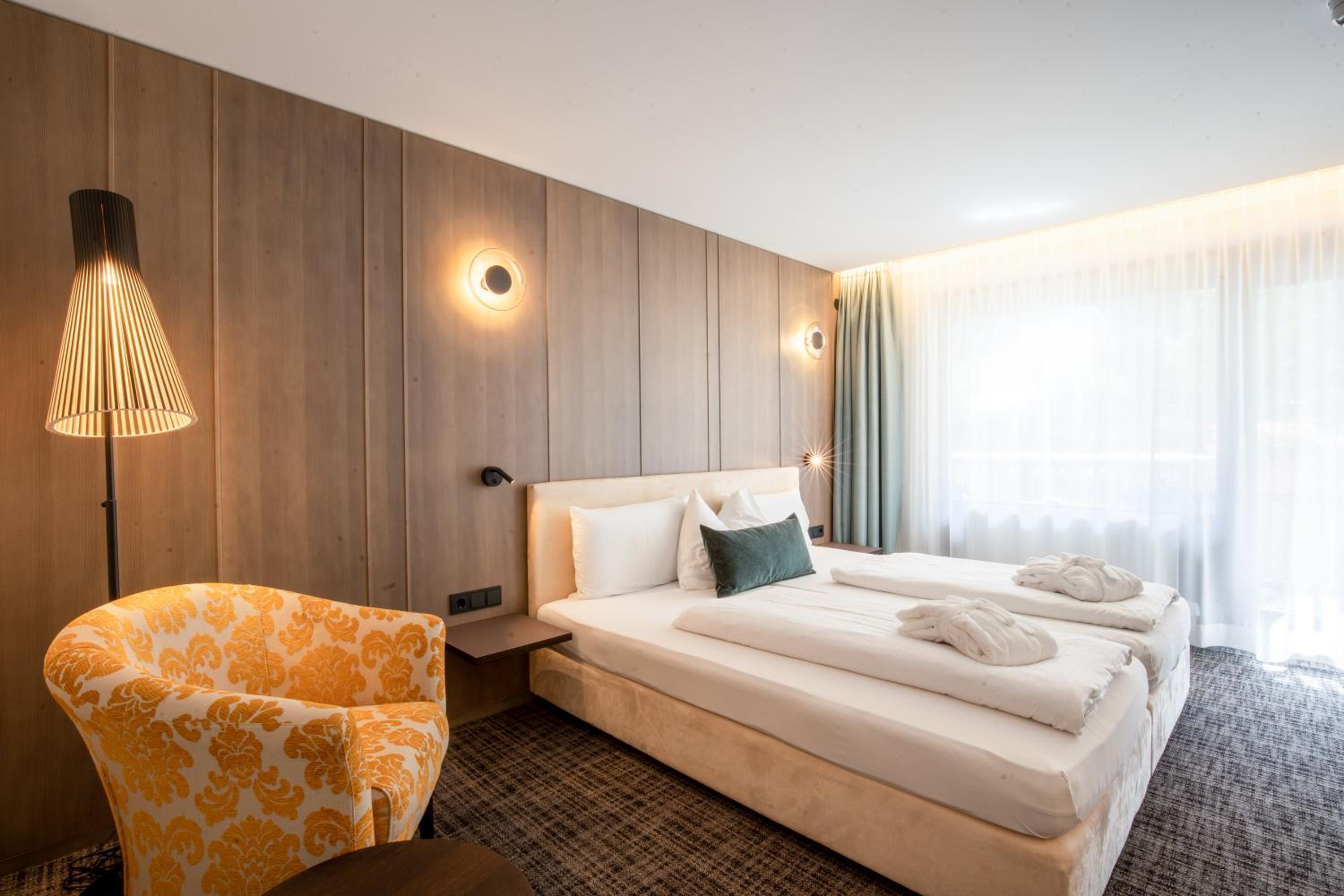 Double Room for Single Use