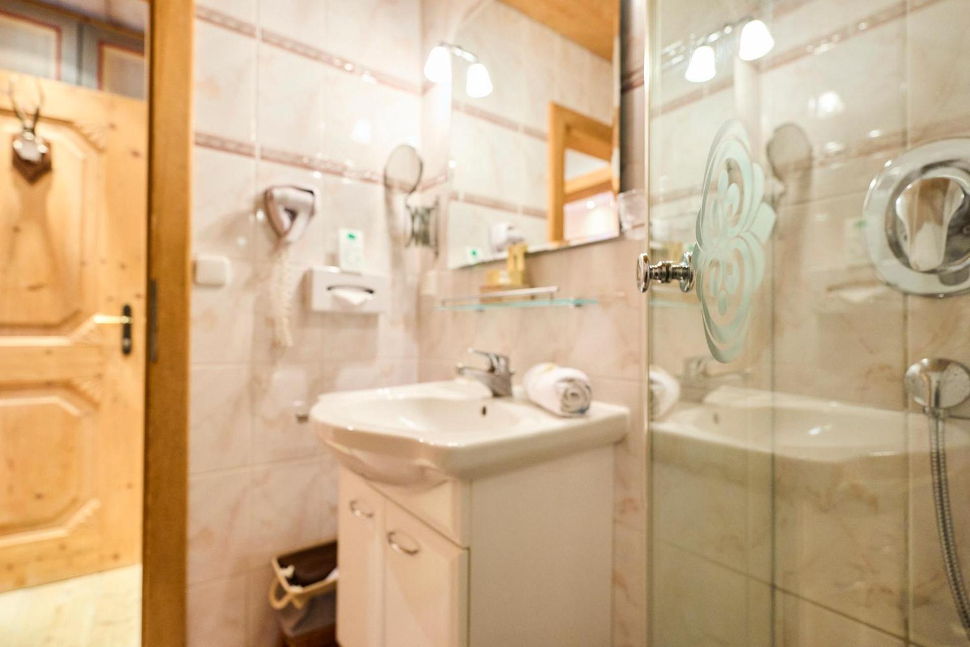 Double Room - Photo 20