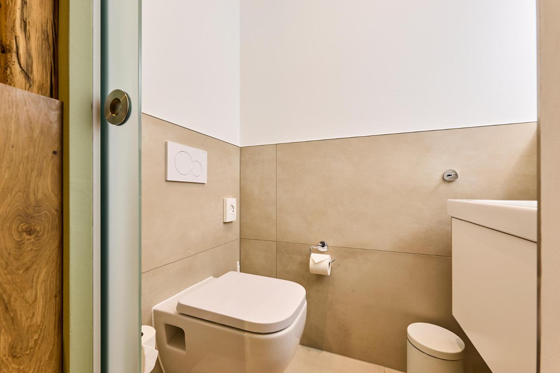 Double Room - Photo 22
