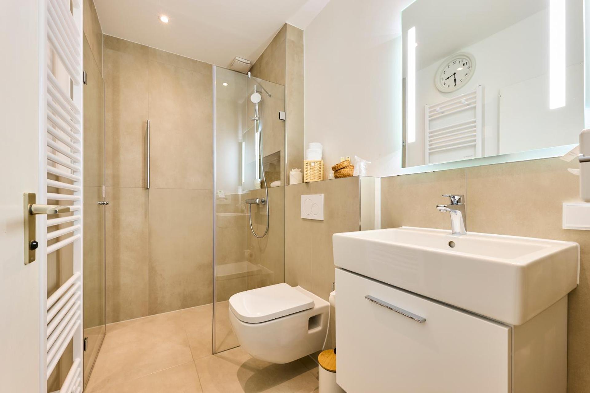 Classic Quadruple Room - Photo 5
