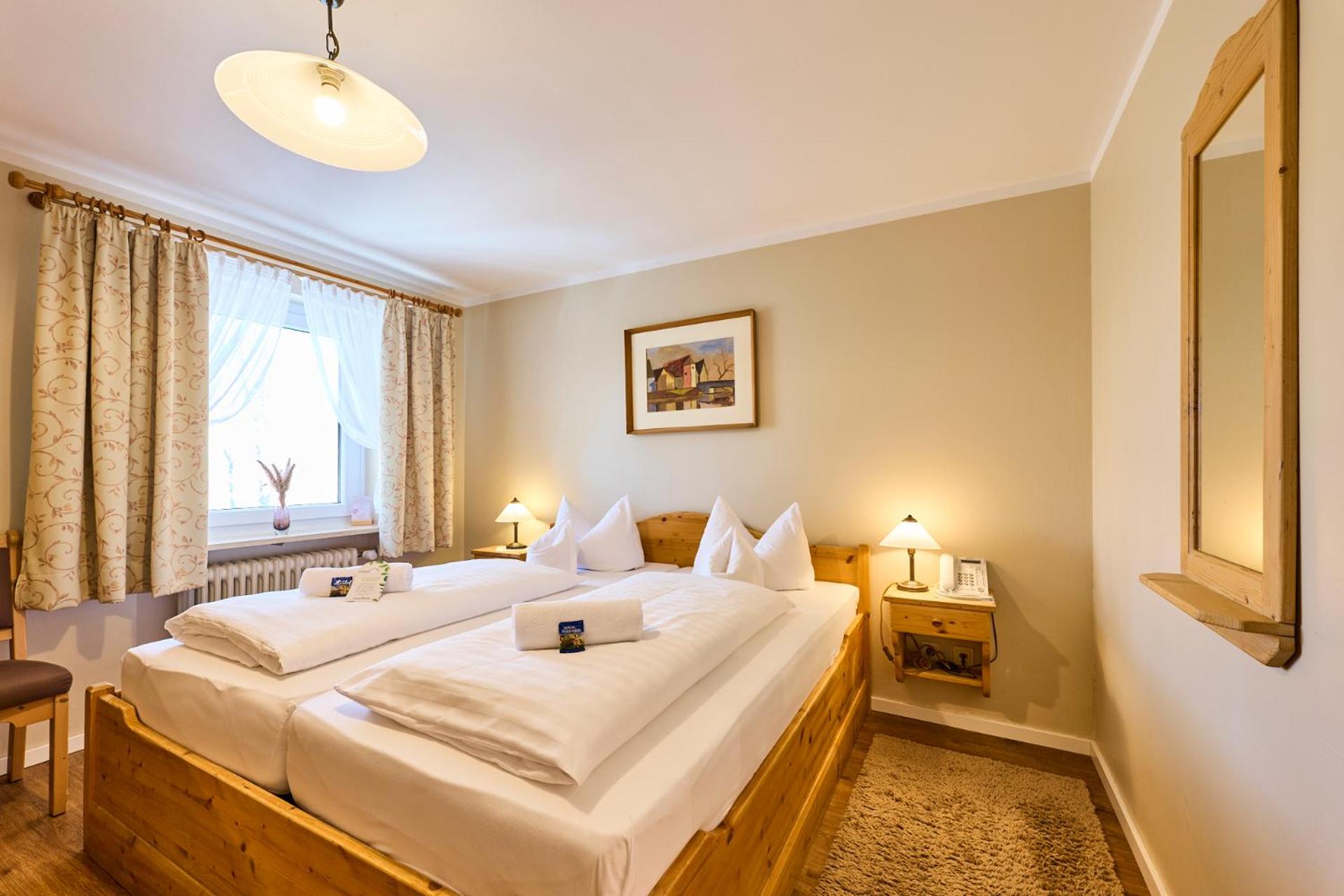 Double Room - Photo 8