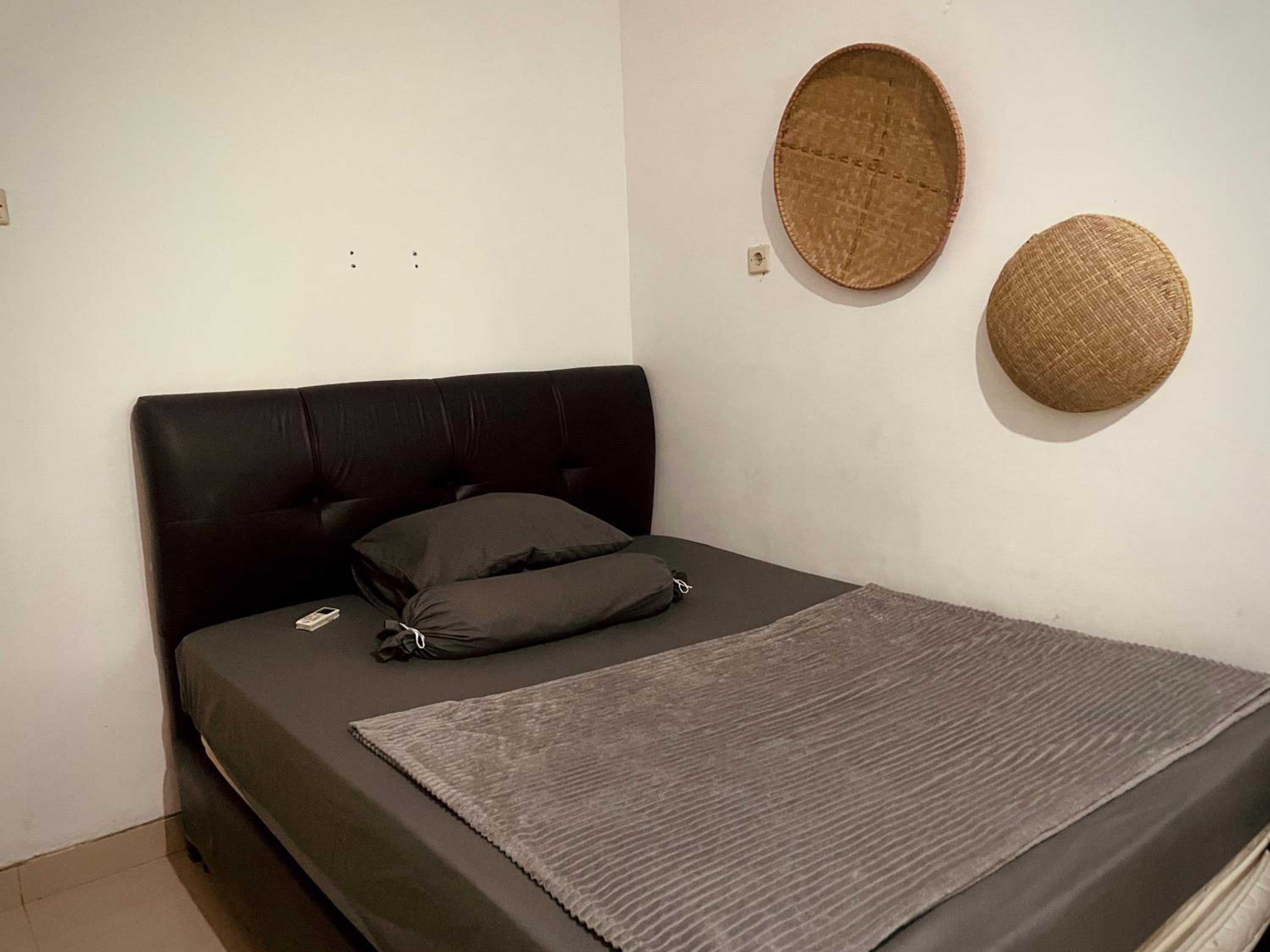 Double Room With Shared Bathroom photo 2