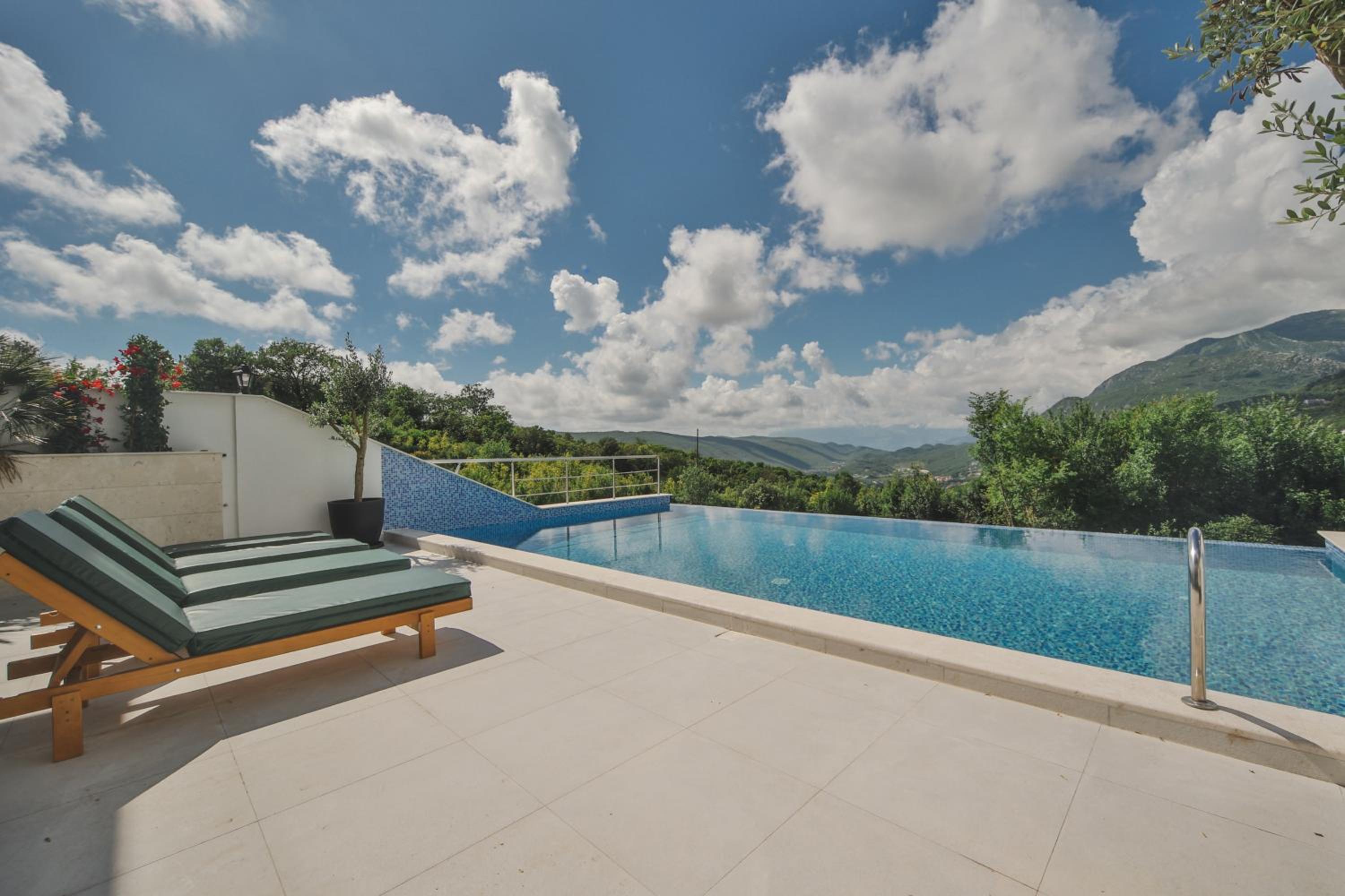 Villa with Private Pool photo 3