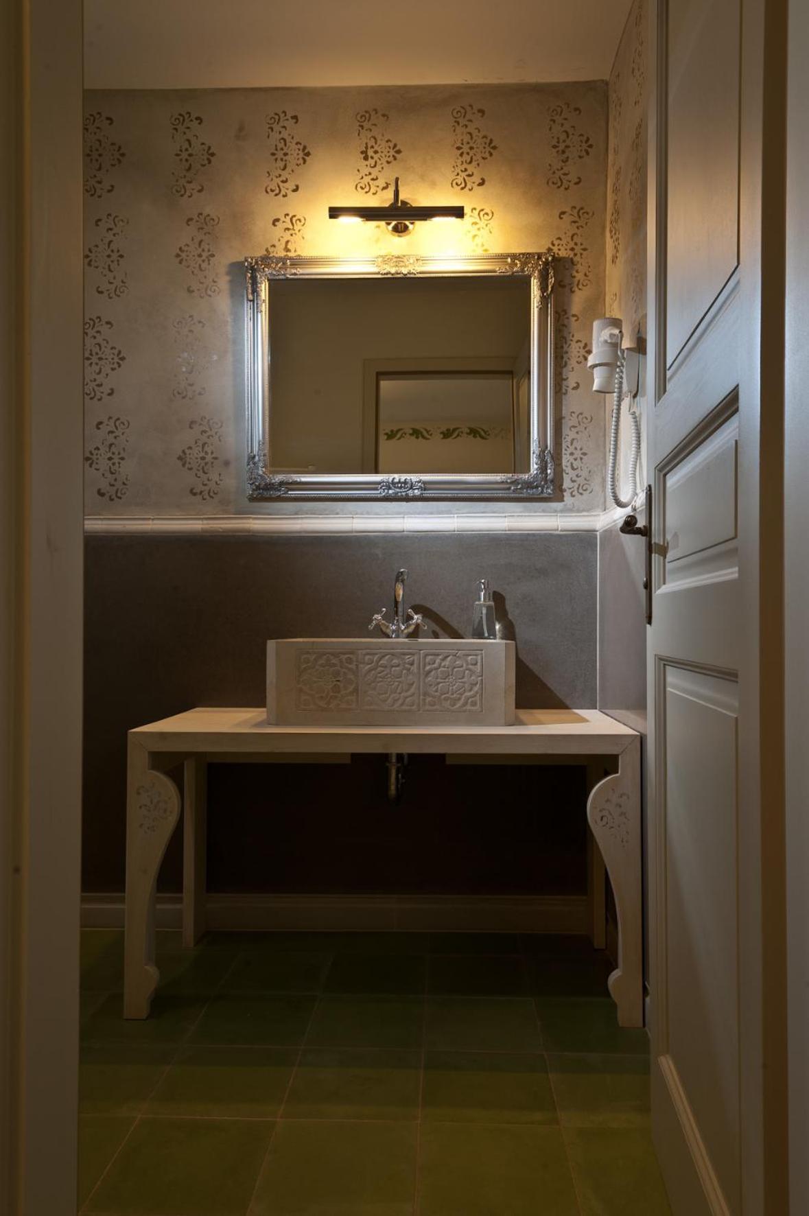 Suite with Terrace photo 3