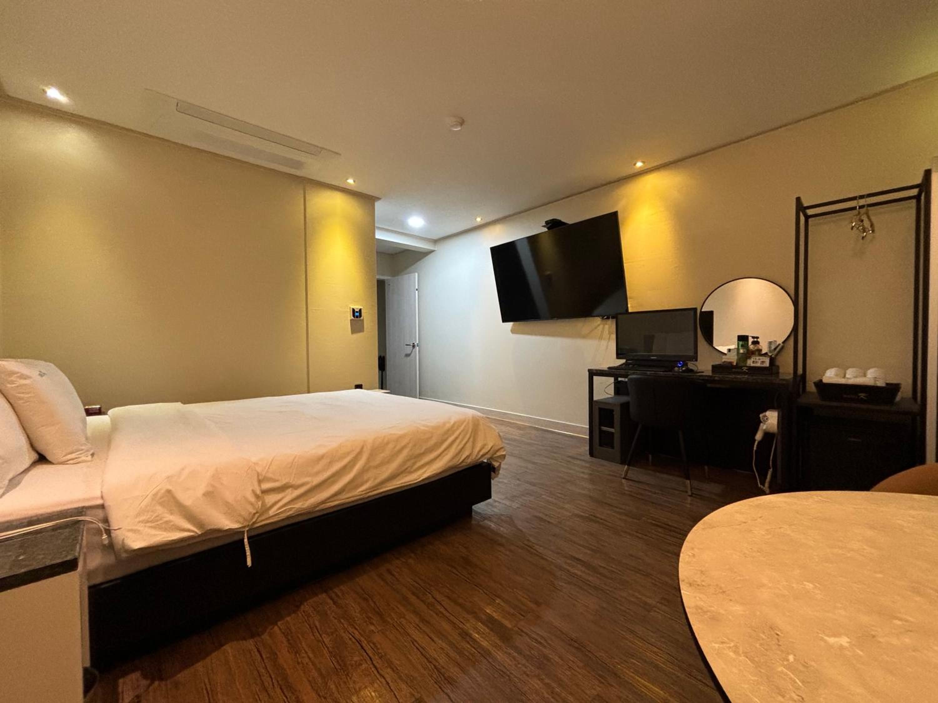 Double Room - Photo 4