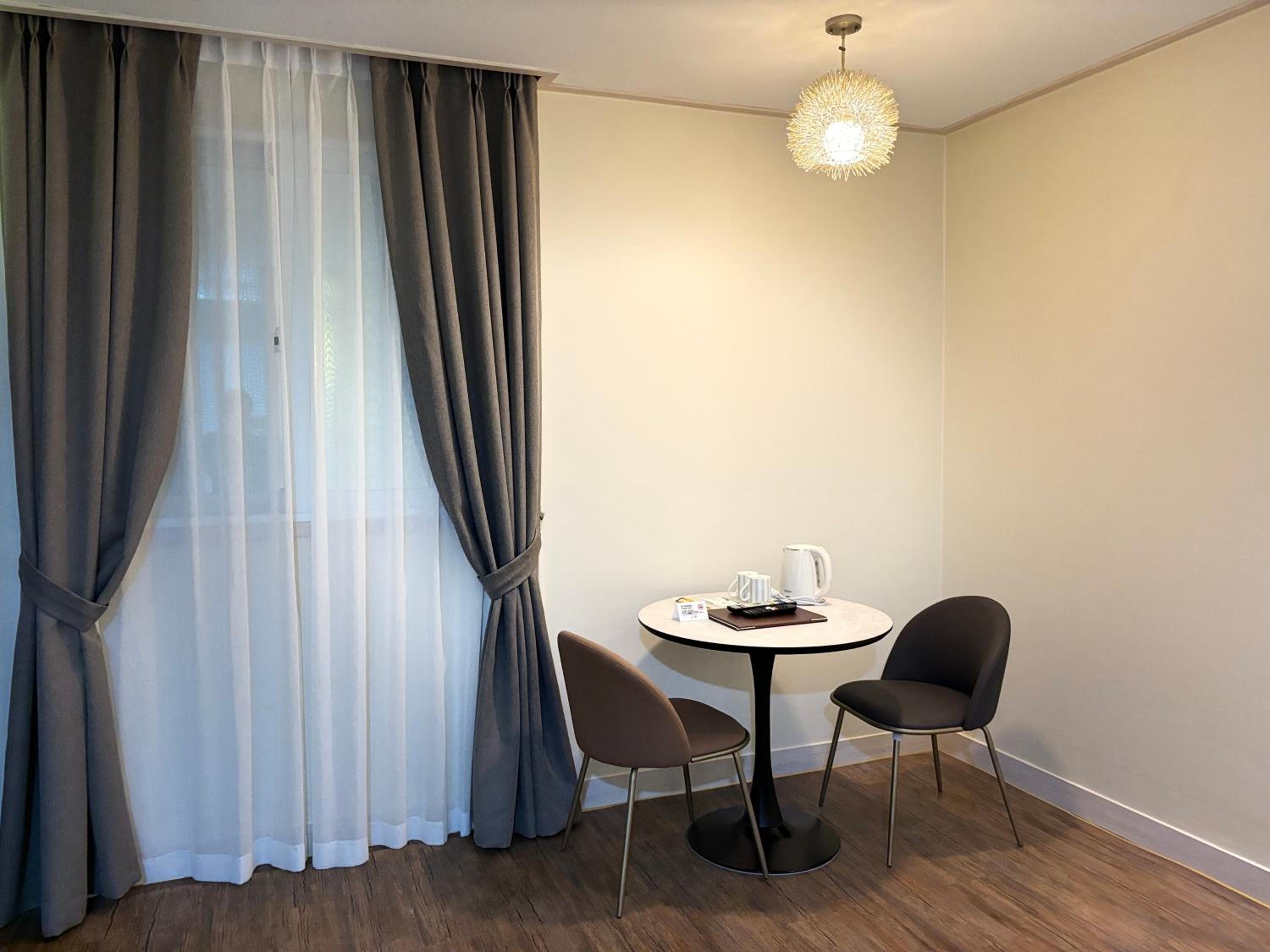 Double Room - Photo 5