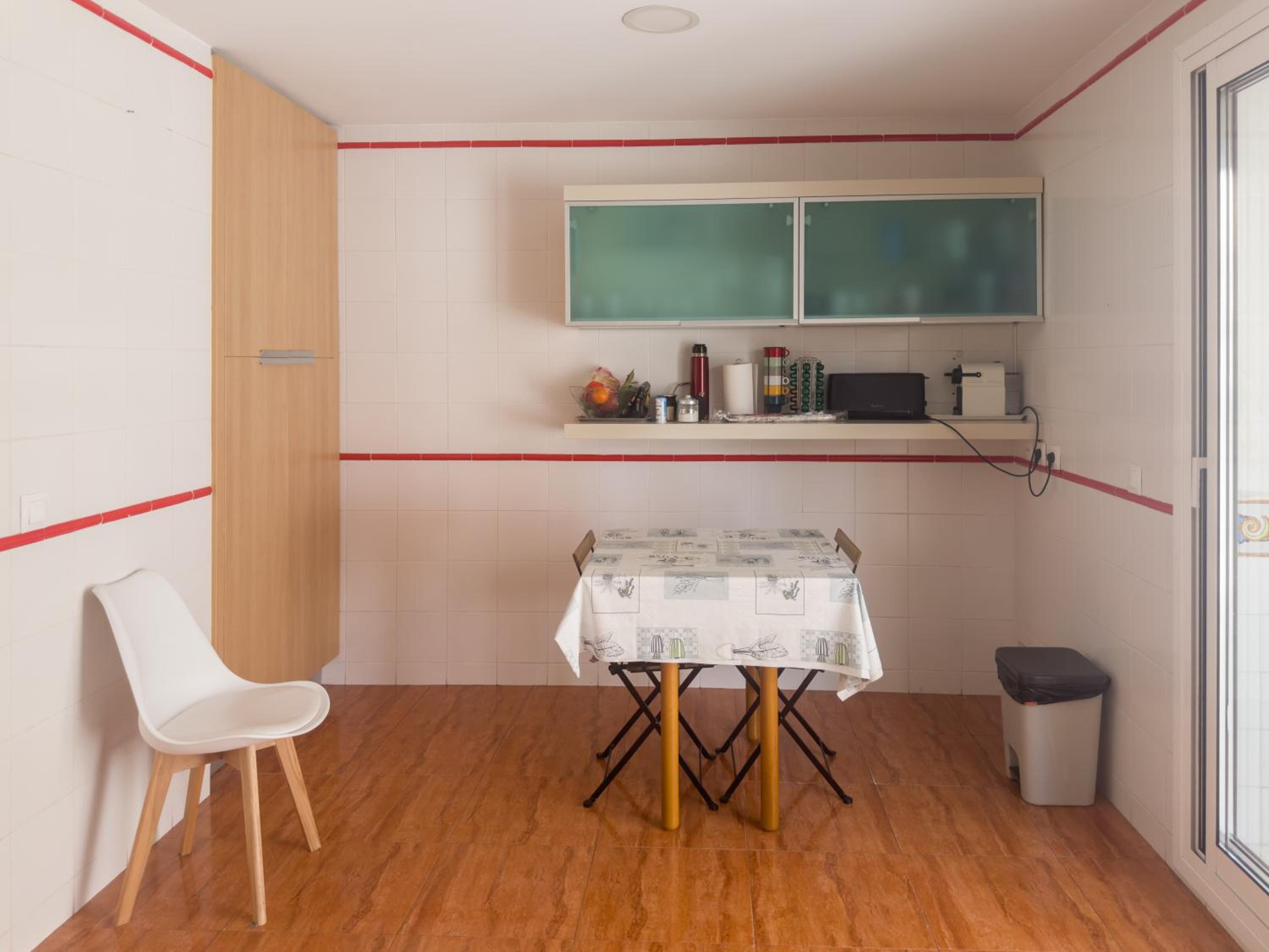 One-Bedroom Apartment photo 2