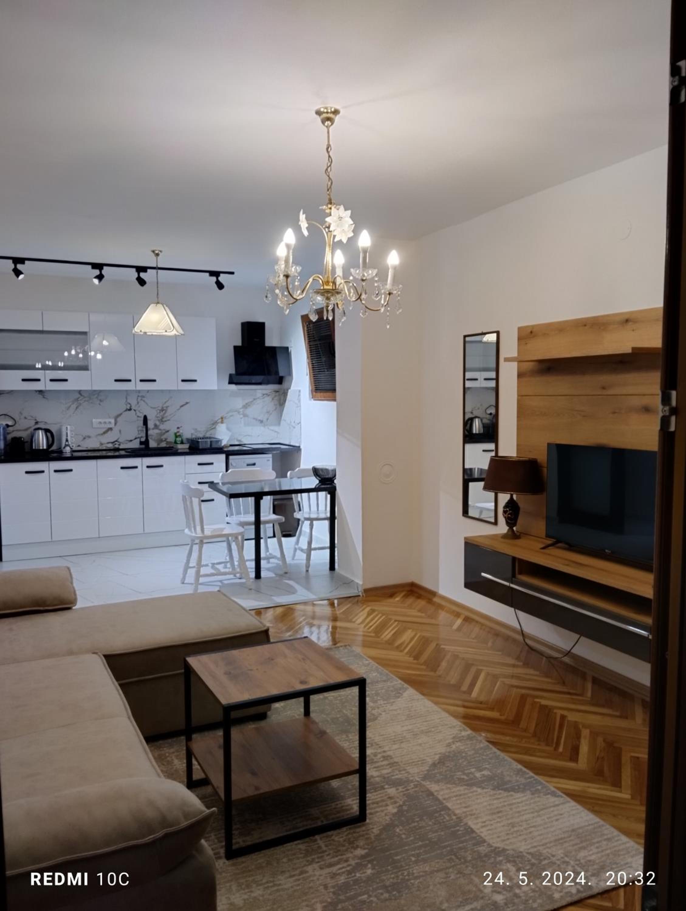 One-Bedroom Premier Apartment