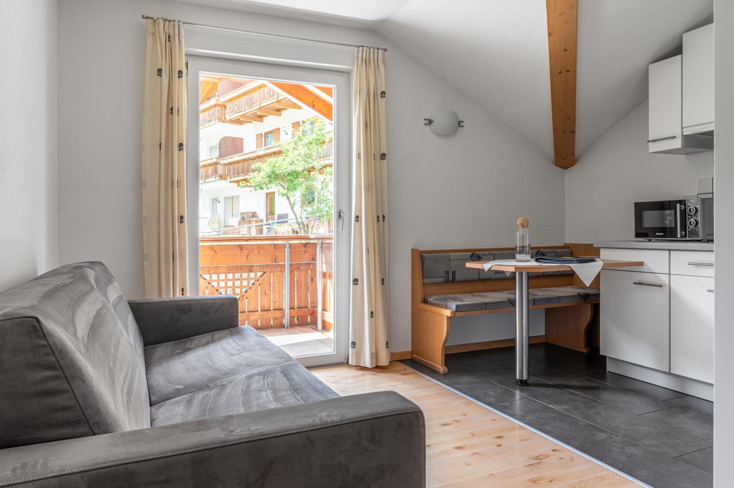 One-Bedroom Apartment with Balcony - Photo 5