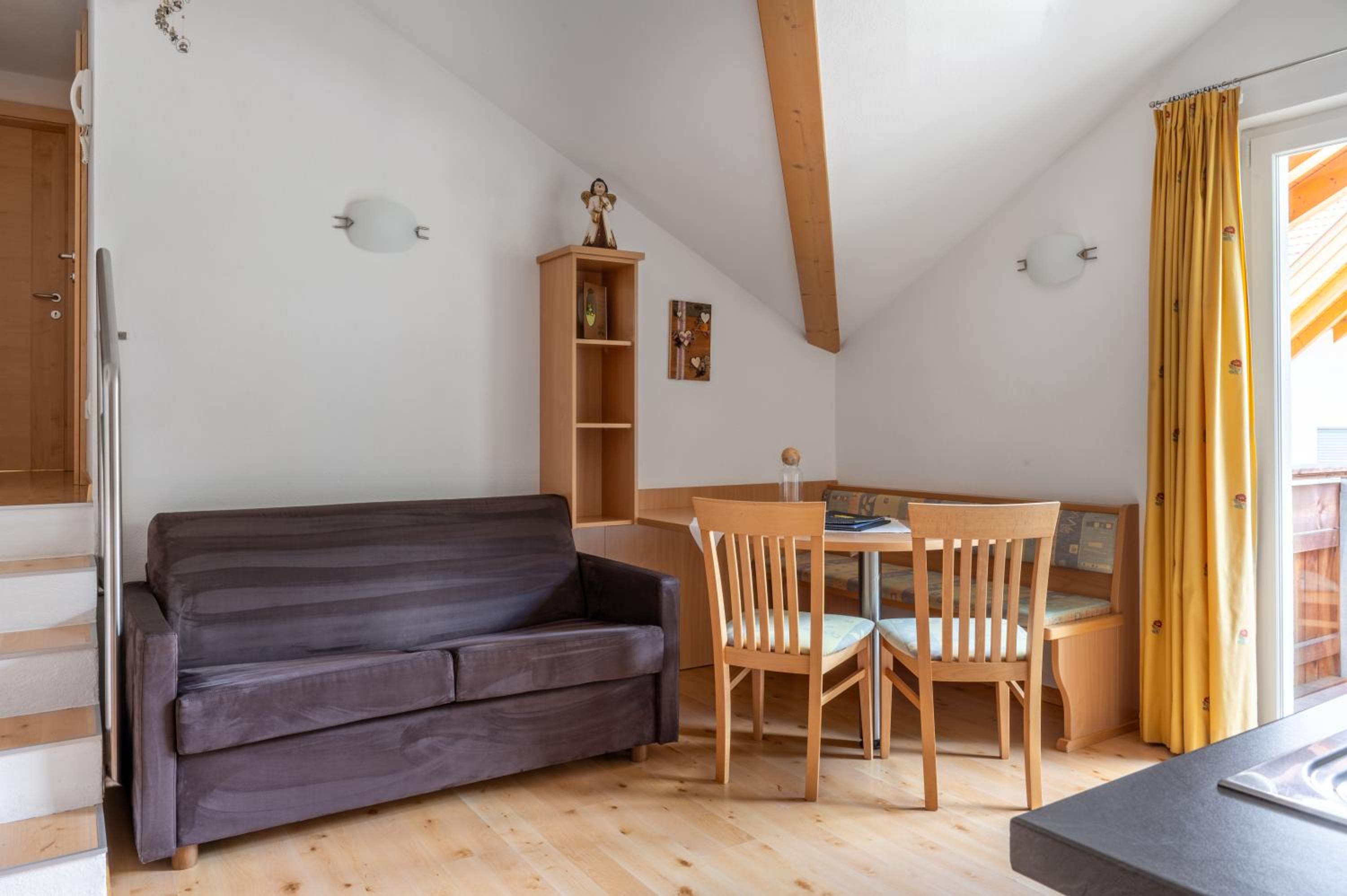 One-Bedroom Apartment with Balcony - Photo 6