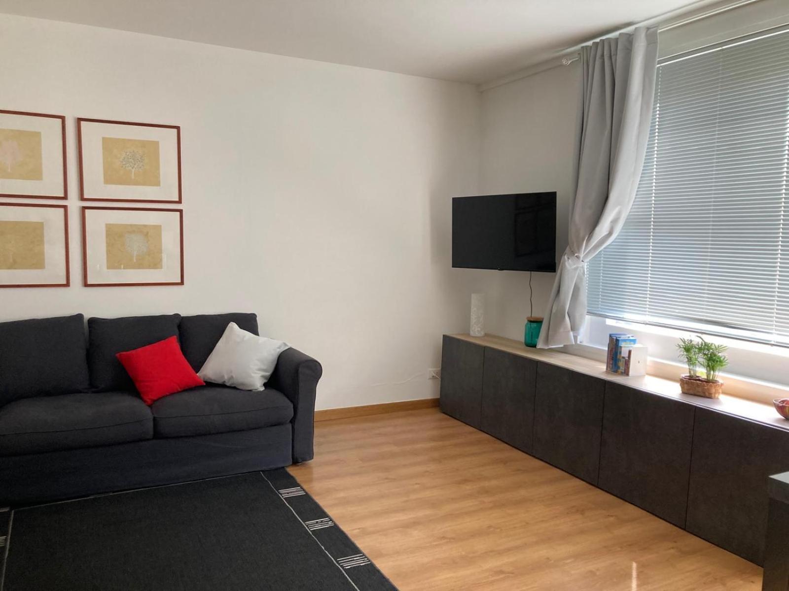 One-Bedroom Apartment photo 1