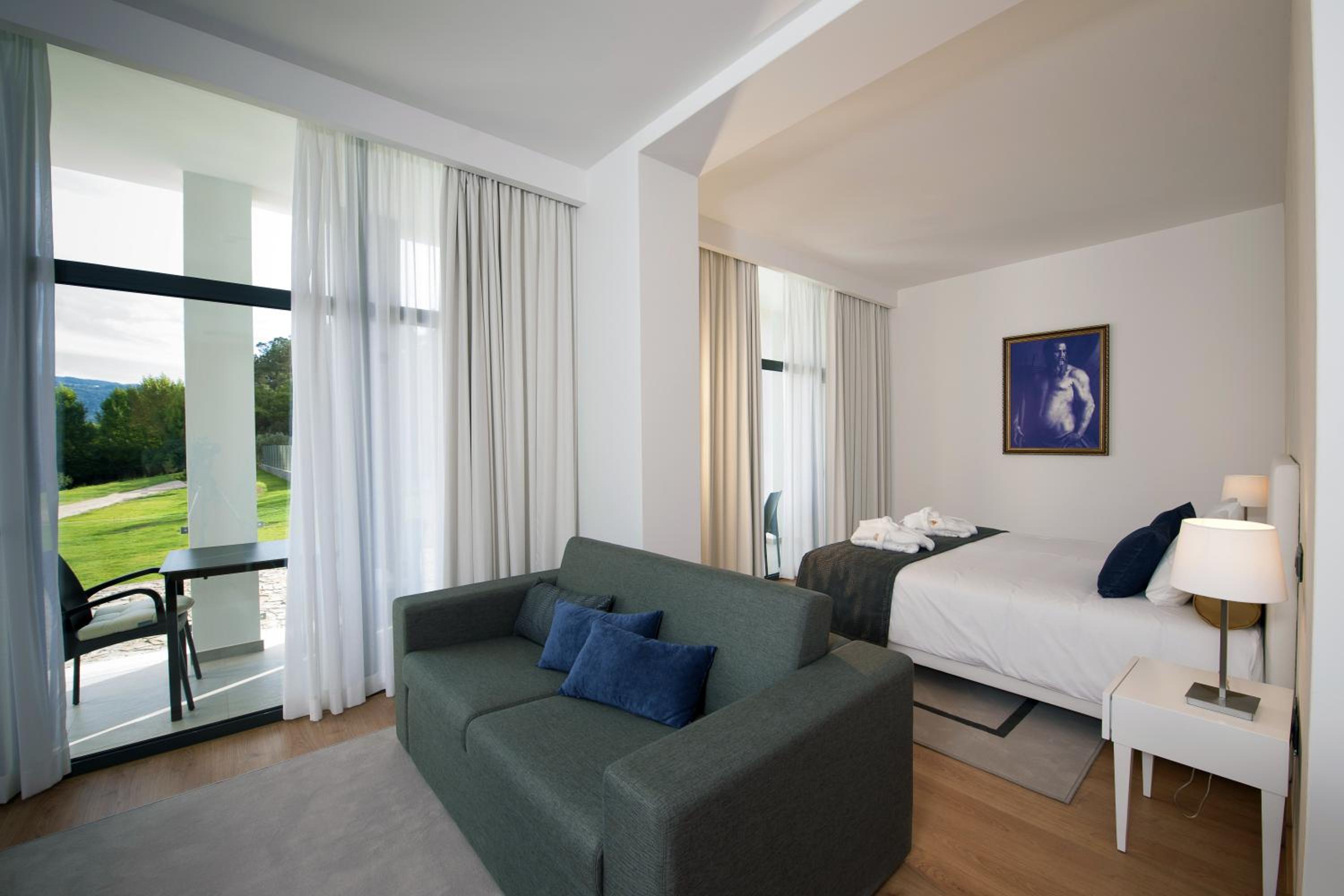 King Studio with Sofa Bed photo 3