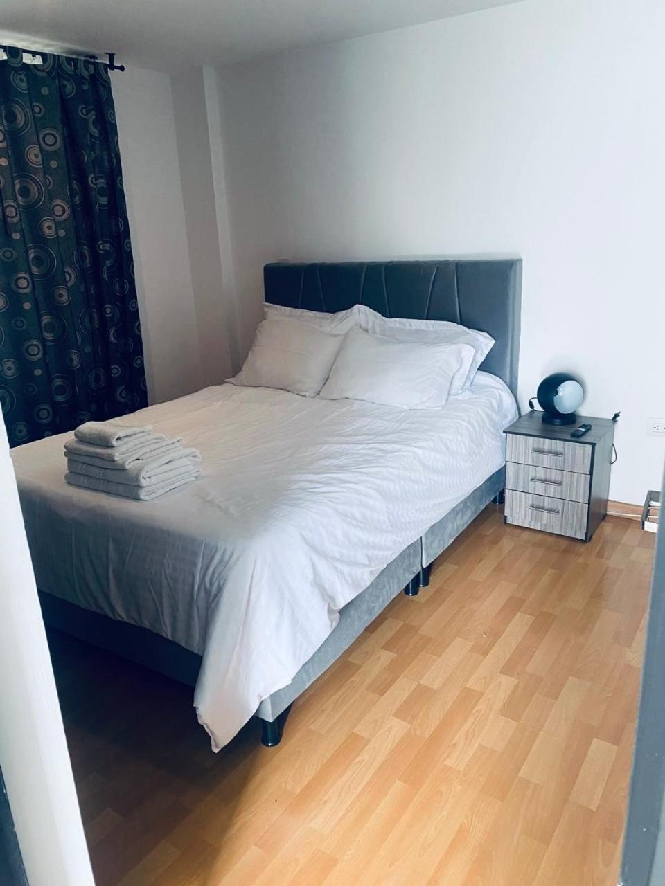One-Bedroom Apartment photo 1