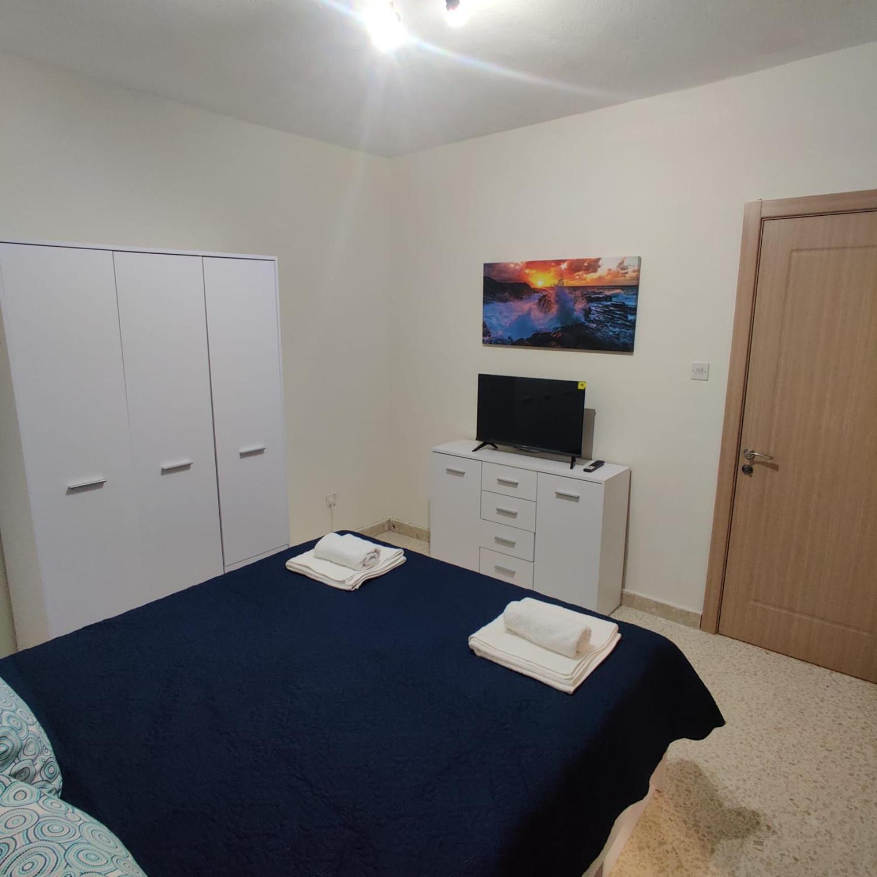 Double Room with Shared Bathroom